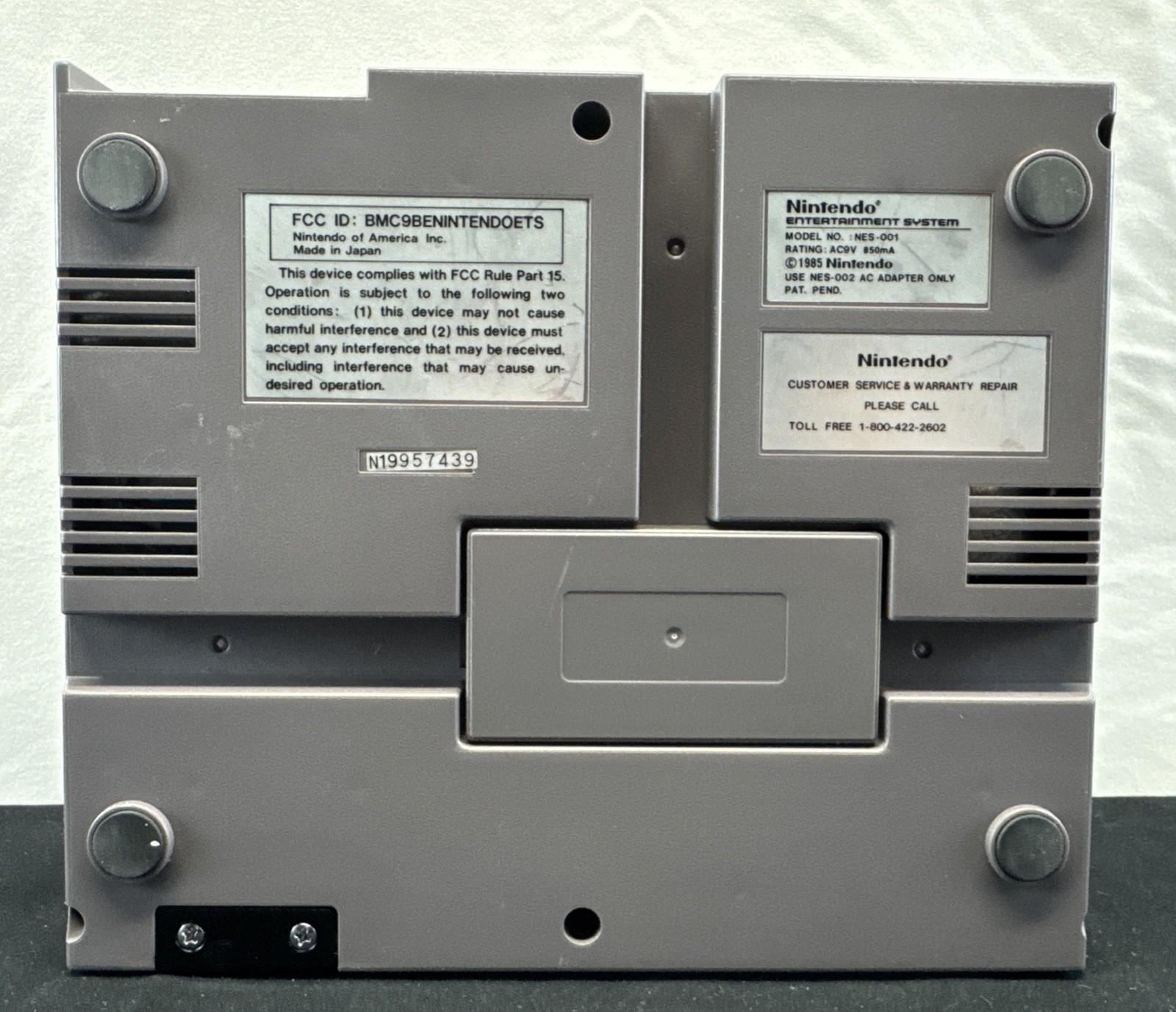 Nintendo Entertainment System NES-001 Tested Working w/2 remotes gun/game/Cords