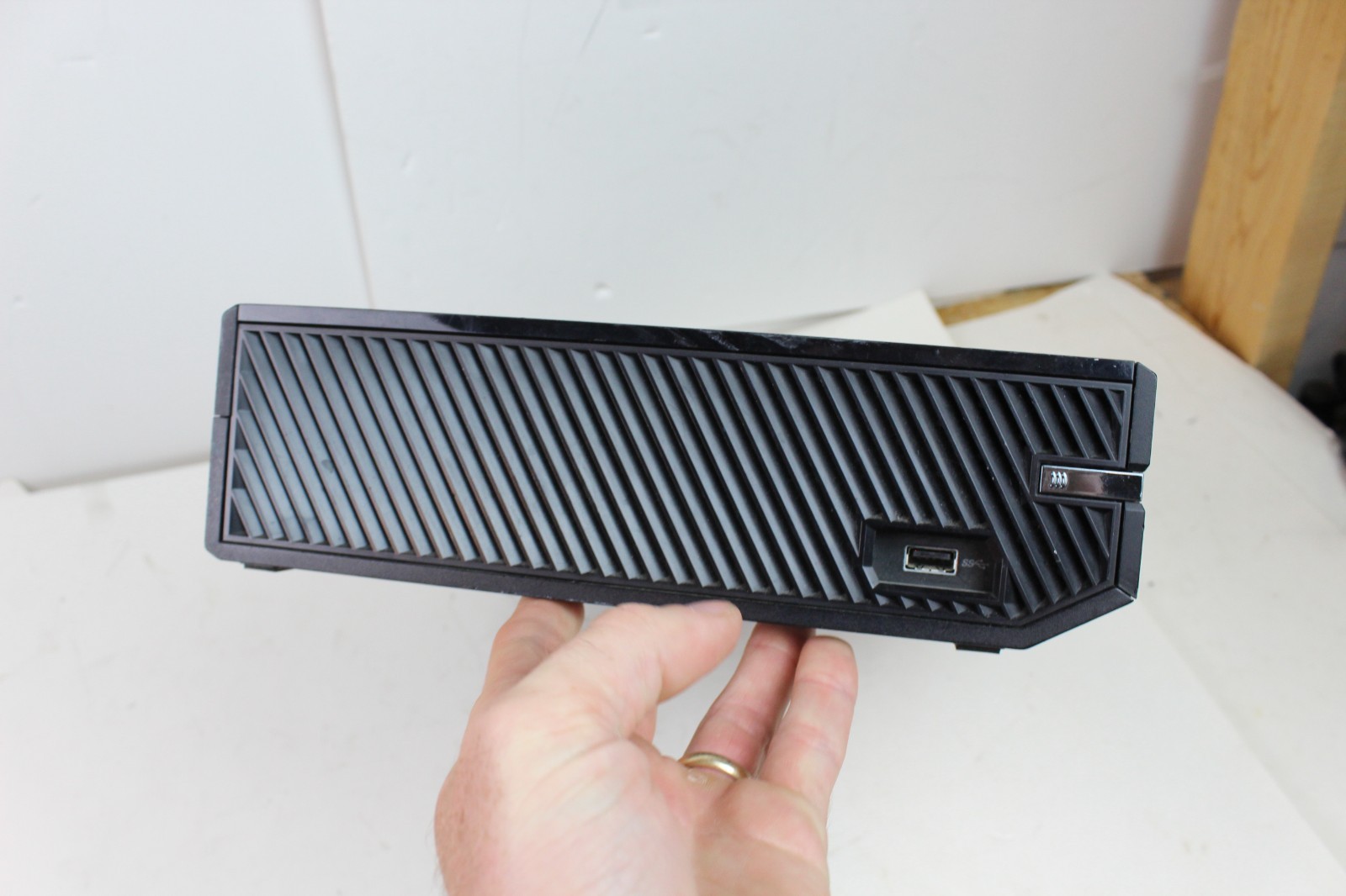 Working but HEAVY SCRATCHES/MARKS Microsoft Xbox One Console 500GB system NO CAB