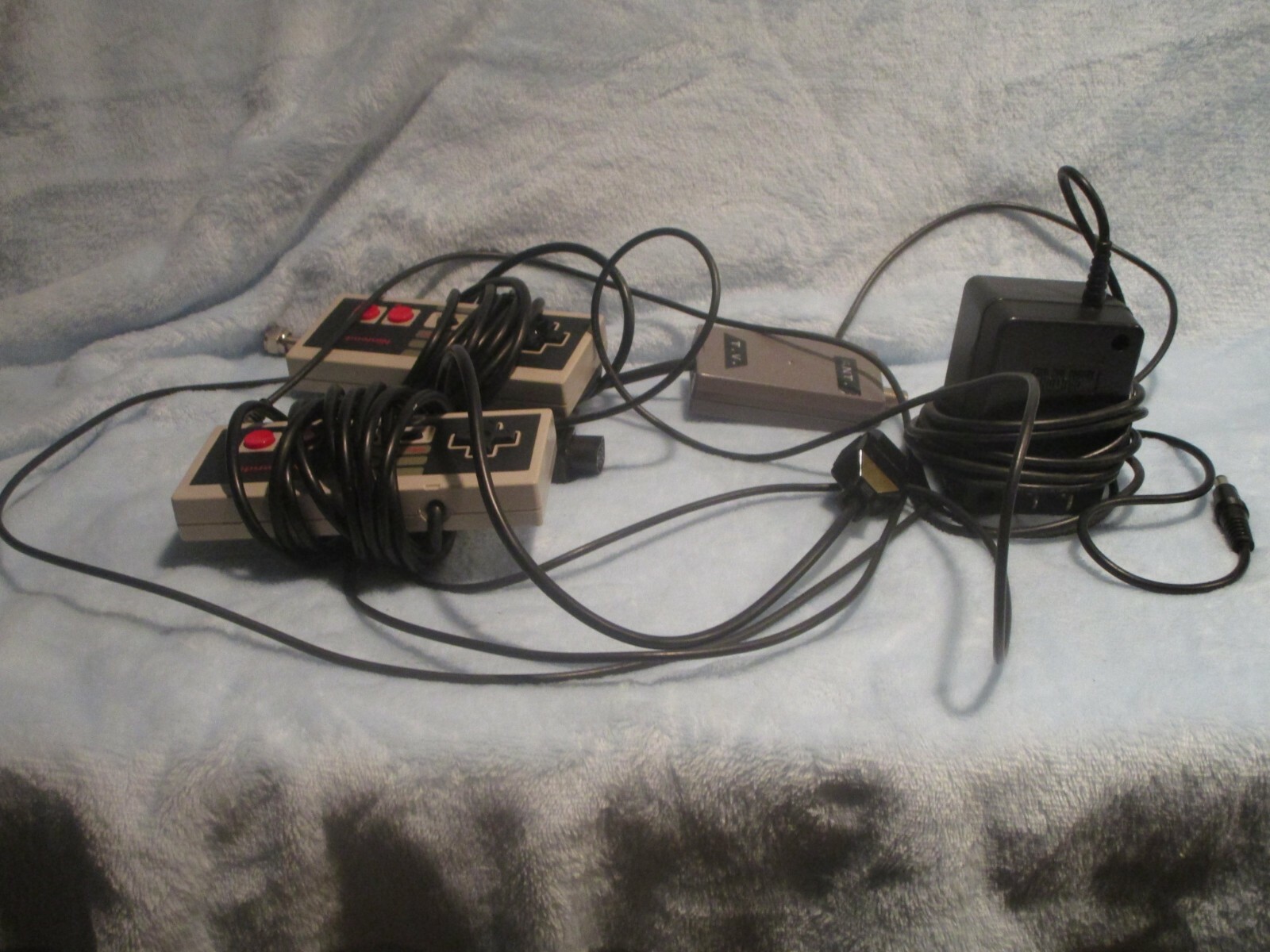 Nintendo Control Deck NES001 with Power Cord, Controllers, Instructions
