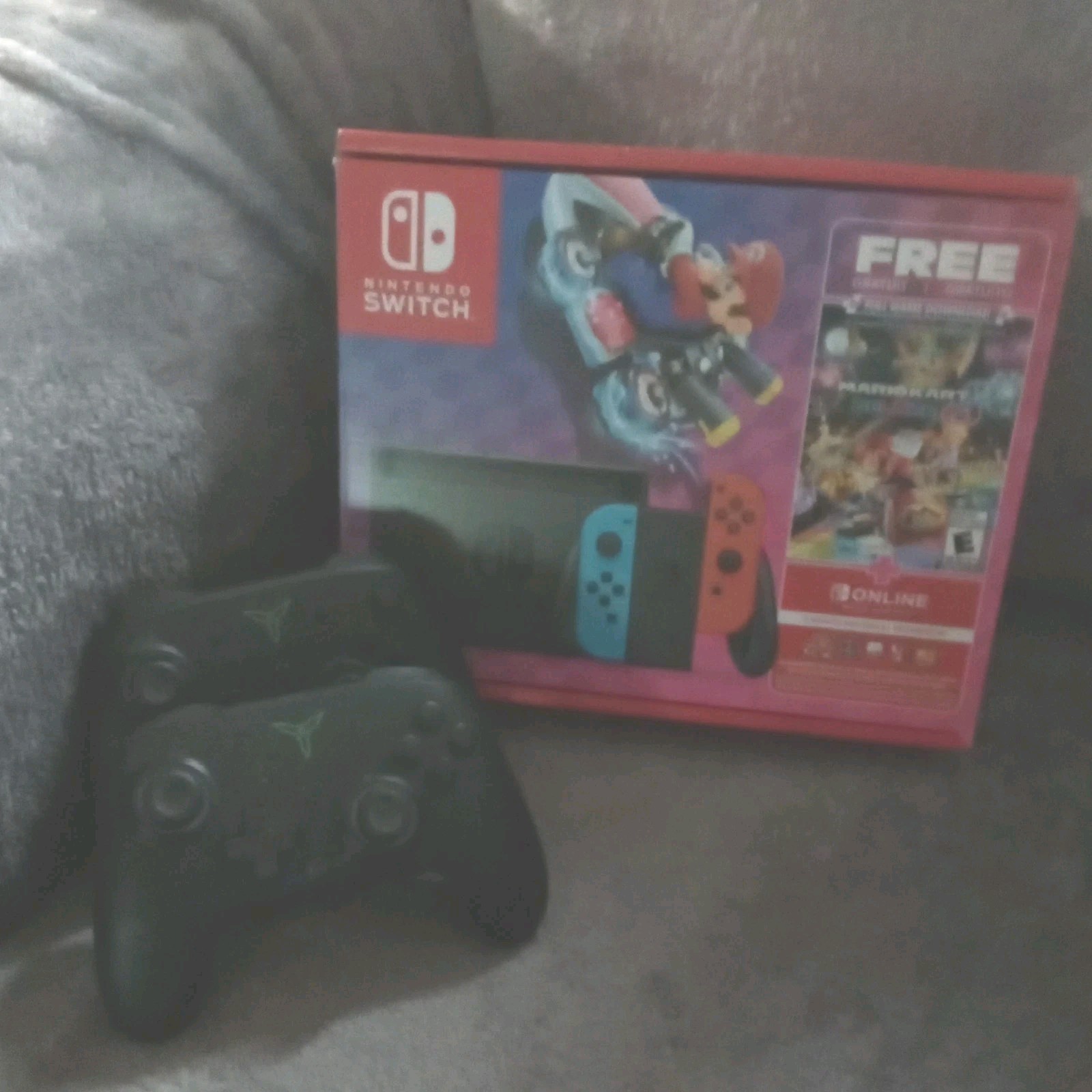 Nintendo Switch Console Mario Kart 8 Deluxe + Online Bundle 32GB 1080p Wi-Fi