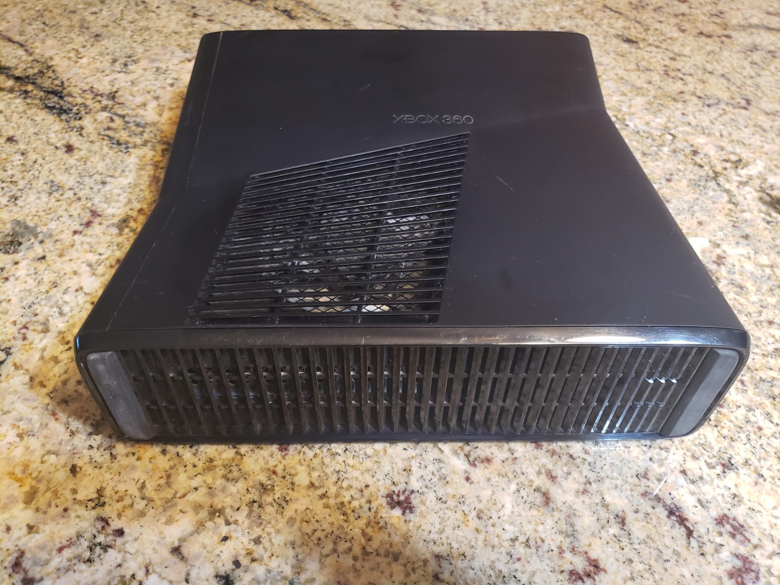 Microsoft Xbox 360 S Console 1439 320GB – Bundle: Controller, Cords, HDMI, Games