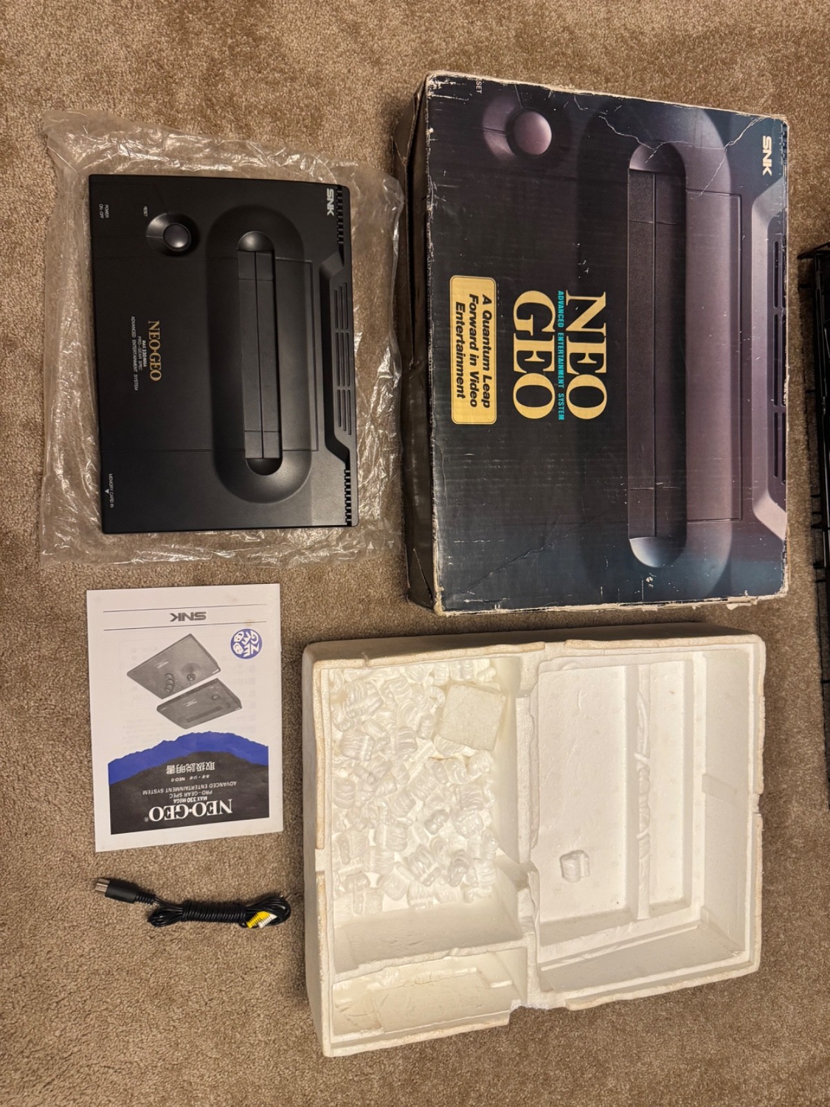 Neo Geo AES RARE JPN video game system w/ box, foam, manual, cable NO CONTROLLER