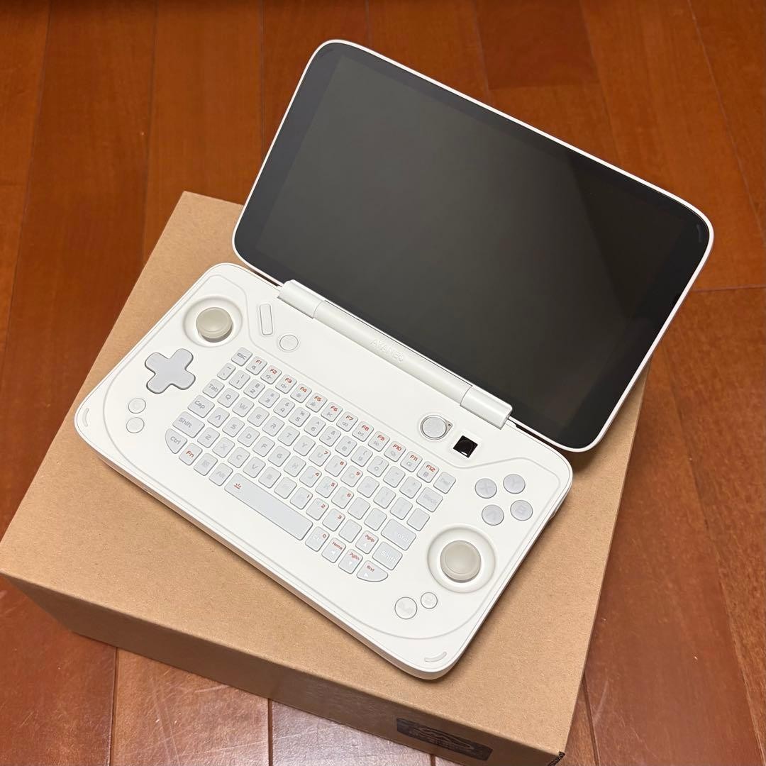 AYANEO Flip KB 7840U 64GB RAM 2TB SSD White Handheld Japan Import