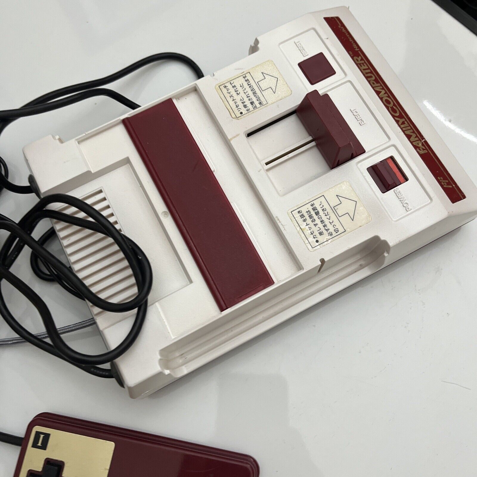 Nintendo Famicom Console with 10″ LCD Monitor, 2 Games Mahjong & Pinball Genuine