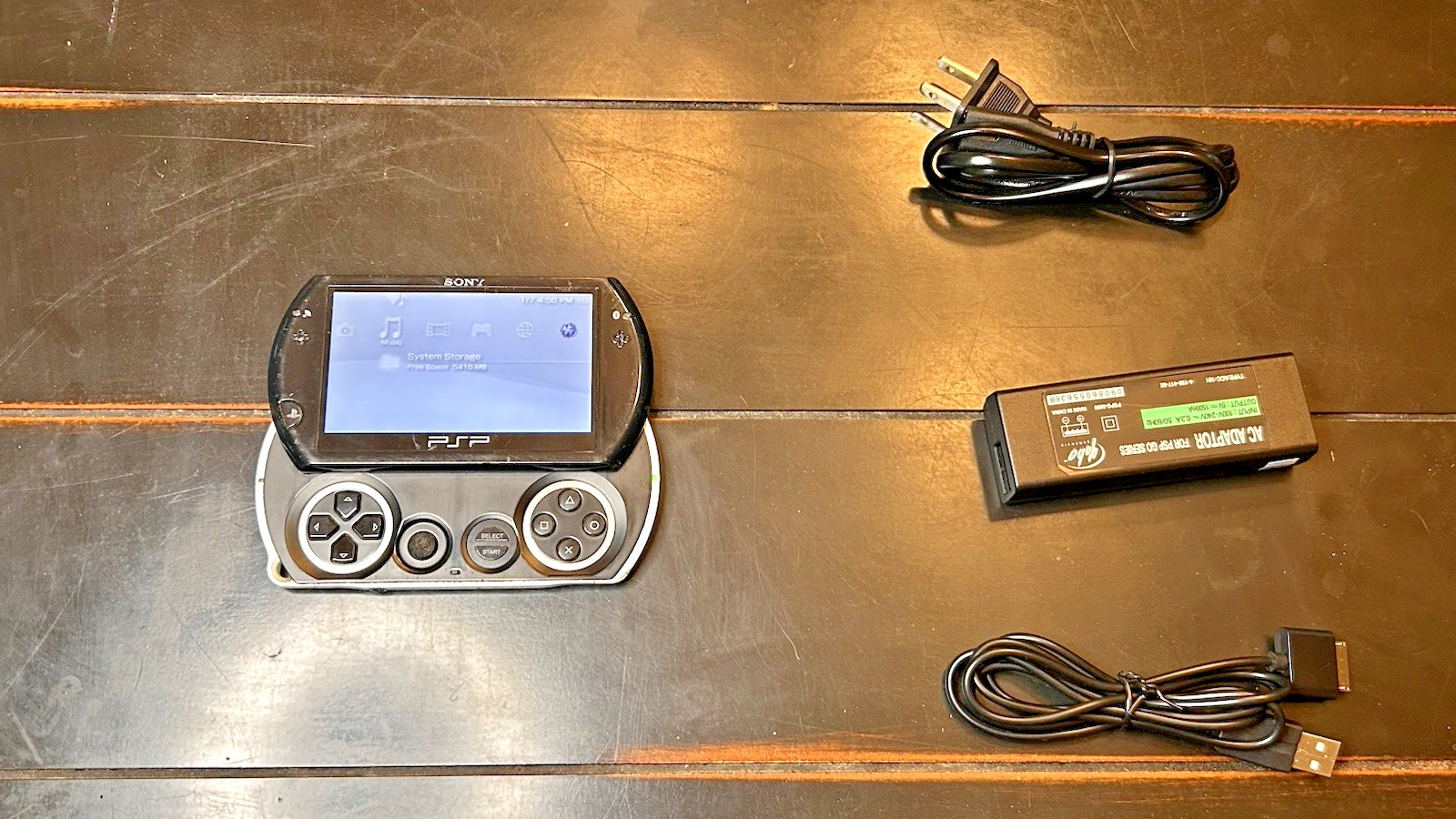 Sony PSP Go 16GB Black Handheld Console System Tested Charger Bundle