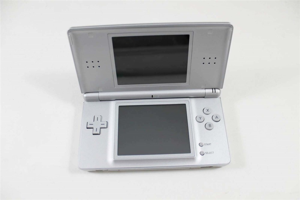 Nintendo DS Lite Silver System In Great Condition