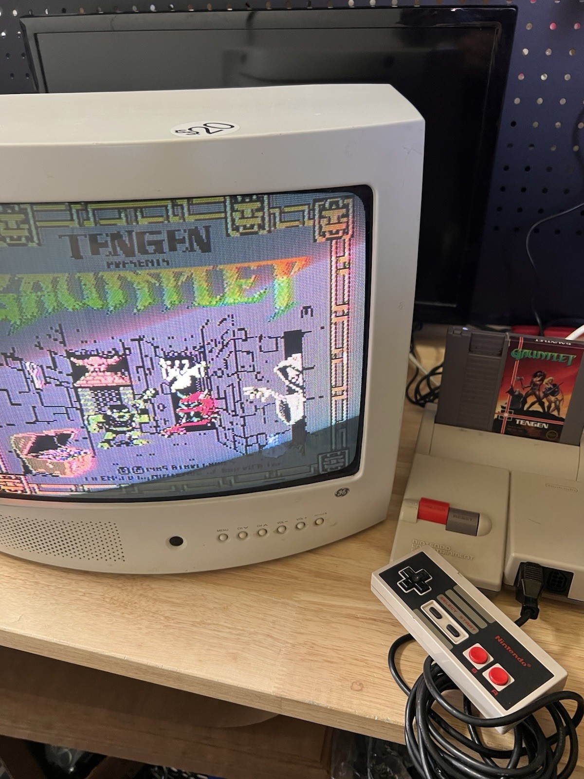 Nintendo Top Loader NES Console Mario Duck Hunt Gauntlet Friday the 13 Blaster