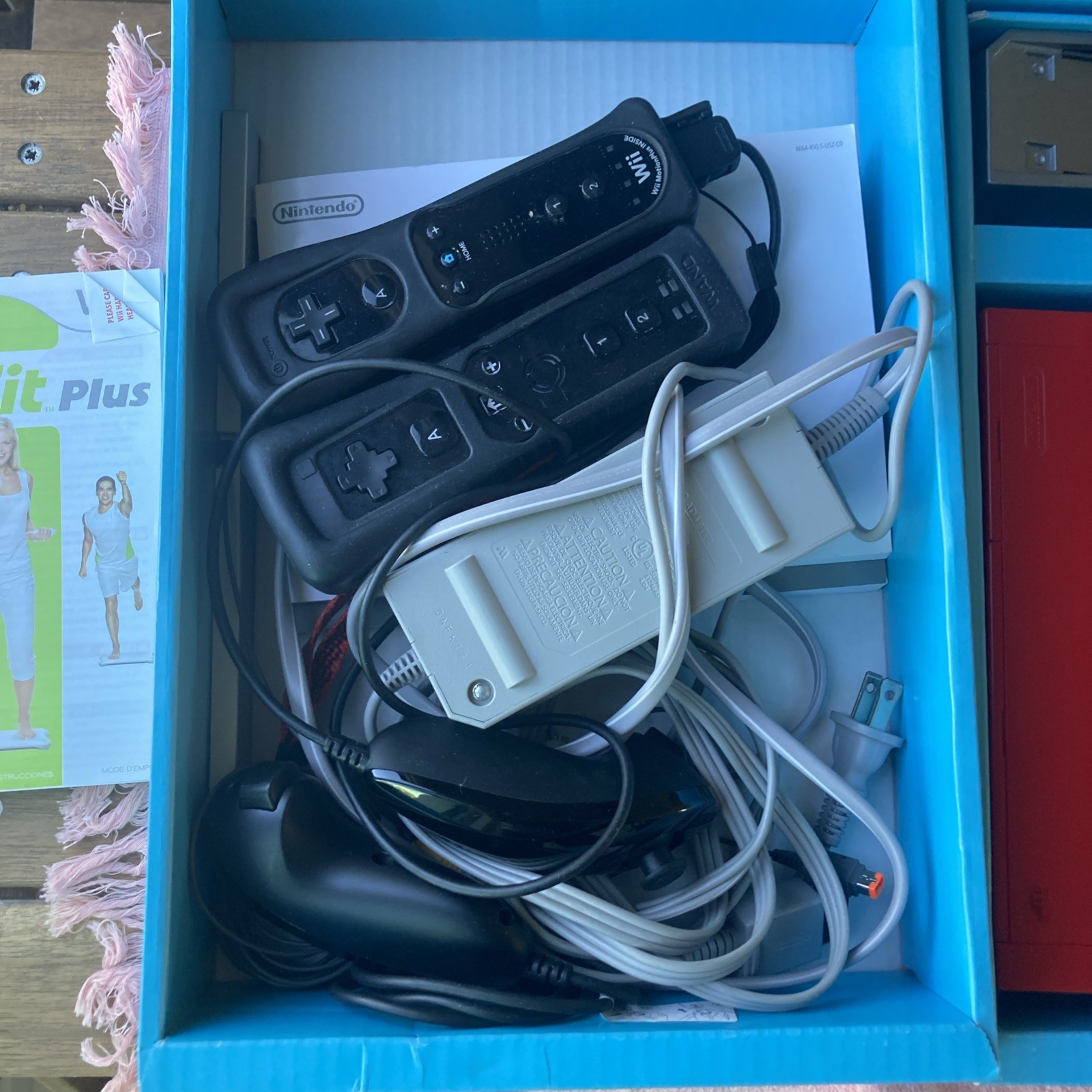 Nintendo Wii Red Console cib Bundle Nice! 4 Games see description