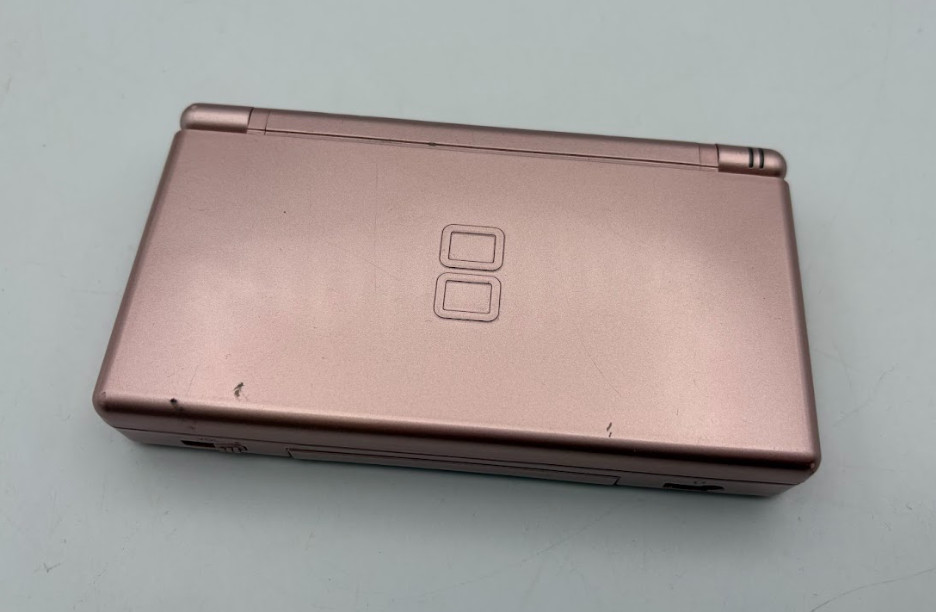 Nintendo DS Lite – Metallic Rose [SEE PHOTOS]