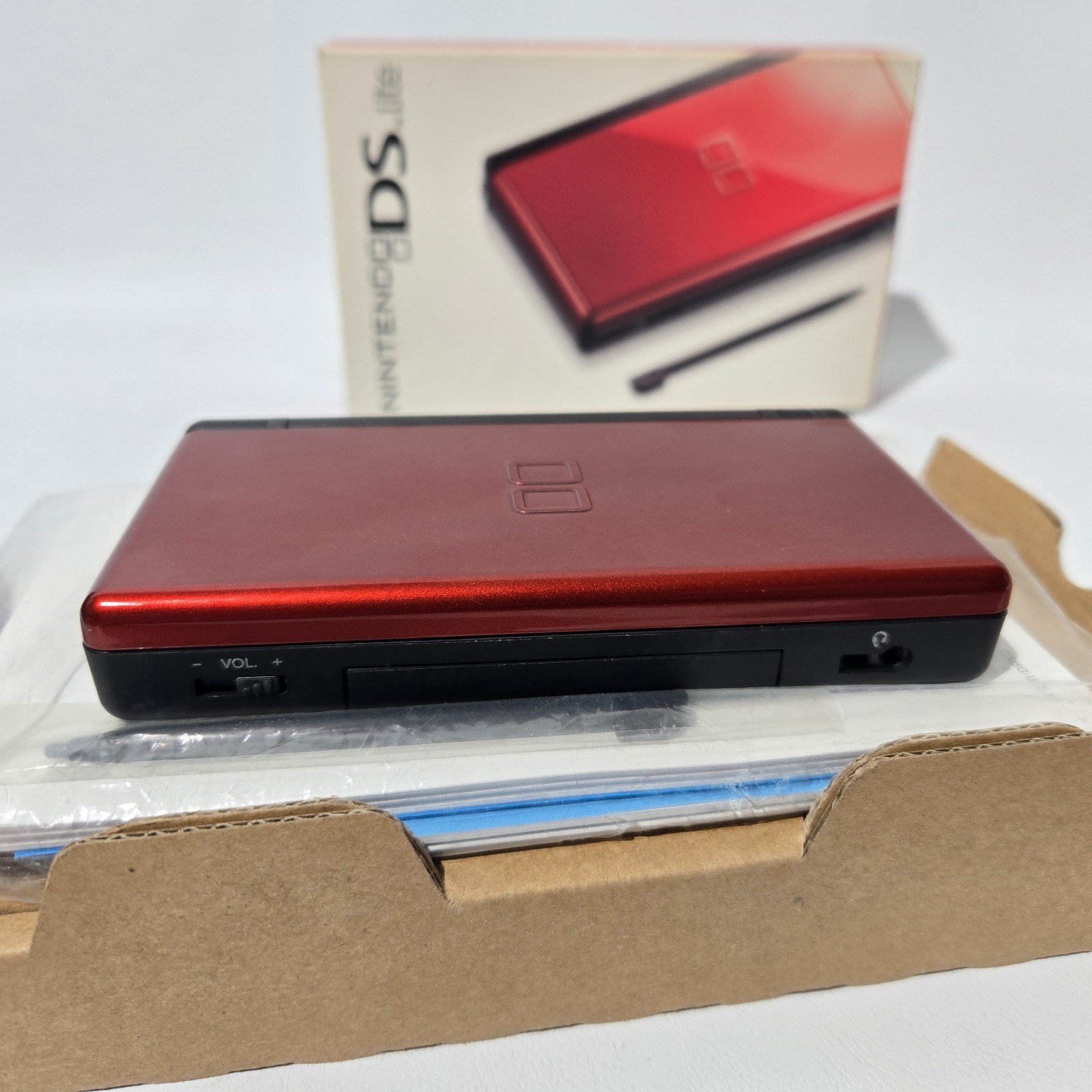 Nintendo DS Lite Handheld System Crimson Red Black Complete in Original Box CIB