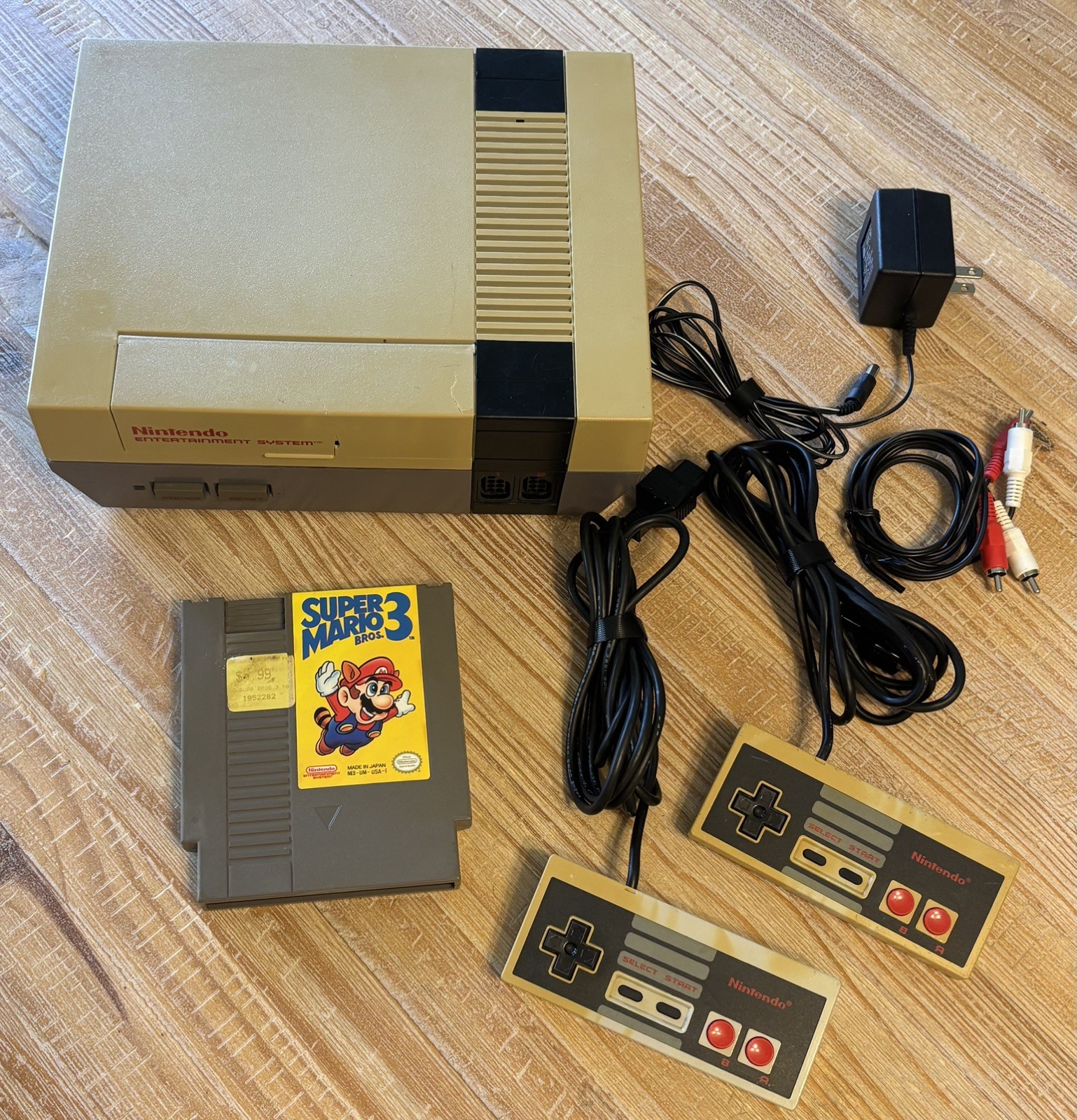 OEM Nintendo Entertainment System NES, 2 Controllers, Game, Cleaned & Tested!