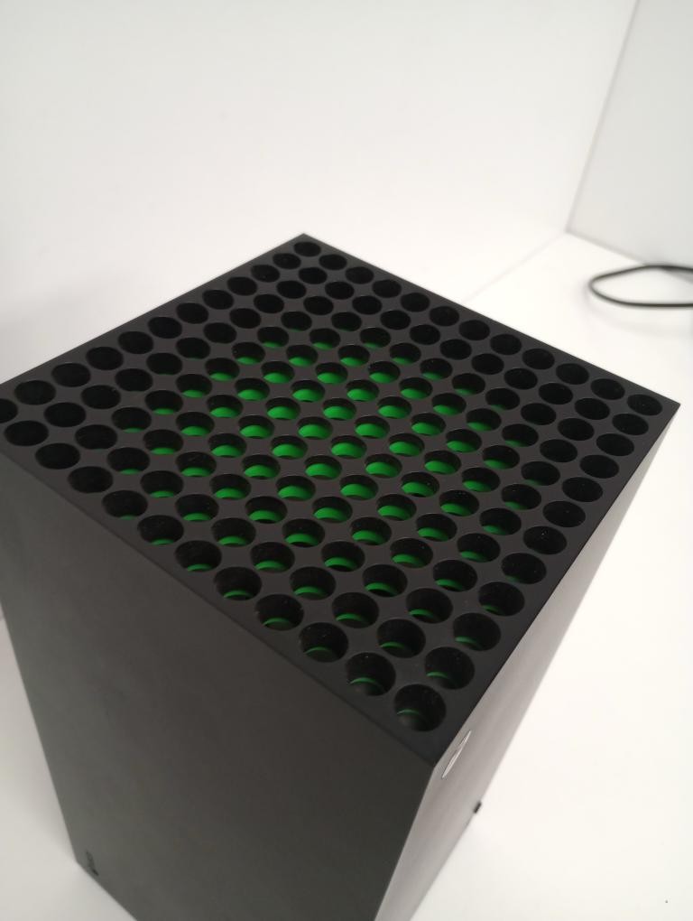 1TB MICROSOFT XBOX SERIES X CONSOLE – CONSOLE & CORDS ONLY (P08036817)