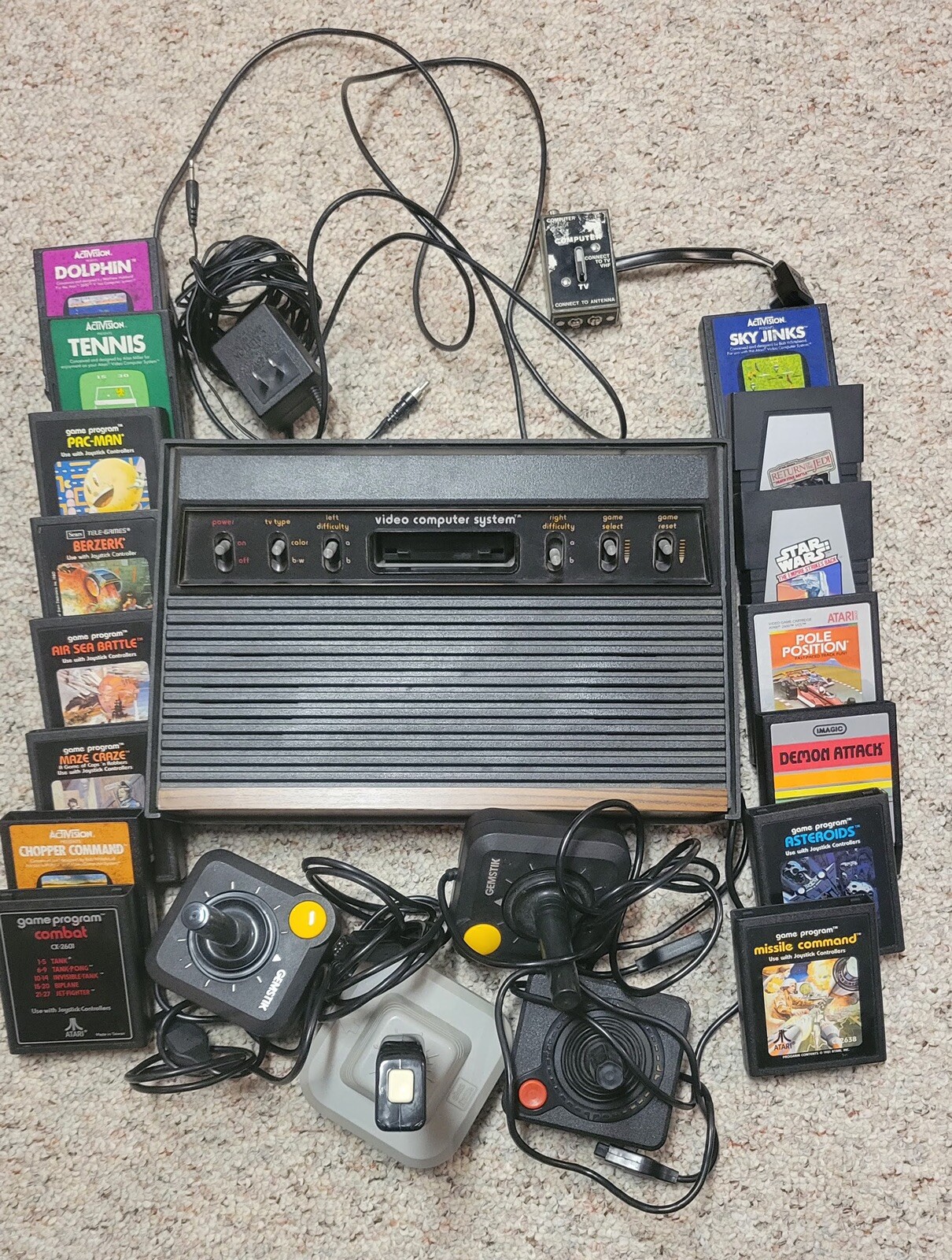 Atari 2600 Sixer Taiwan Variant CX-2600 . 15 Games + AC adapter