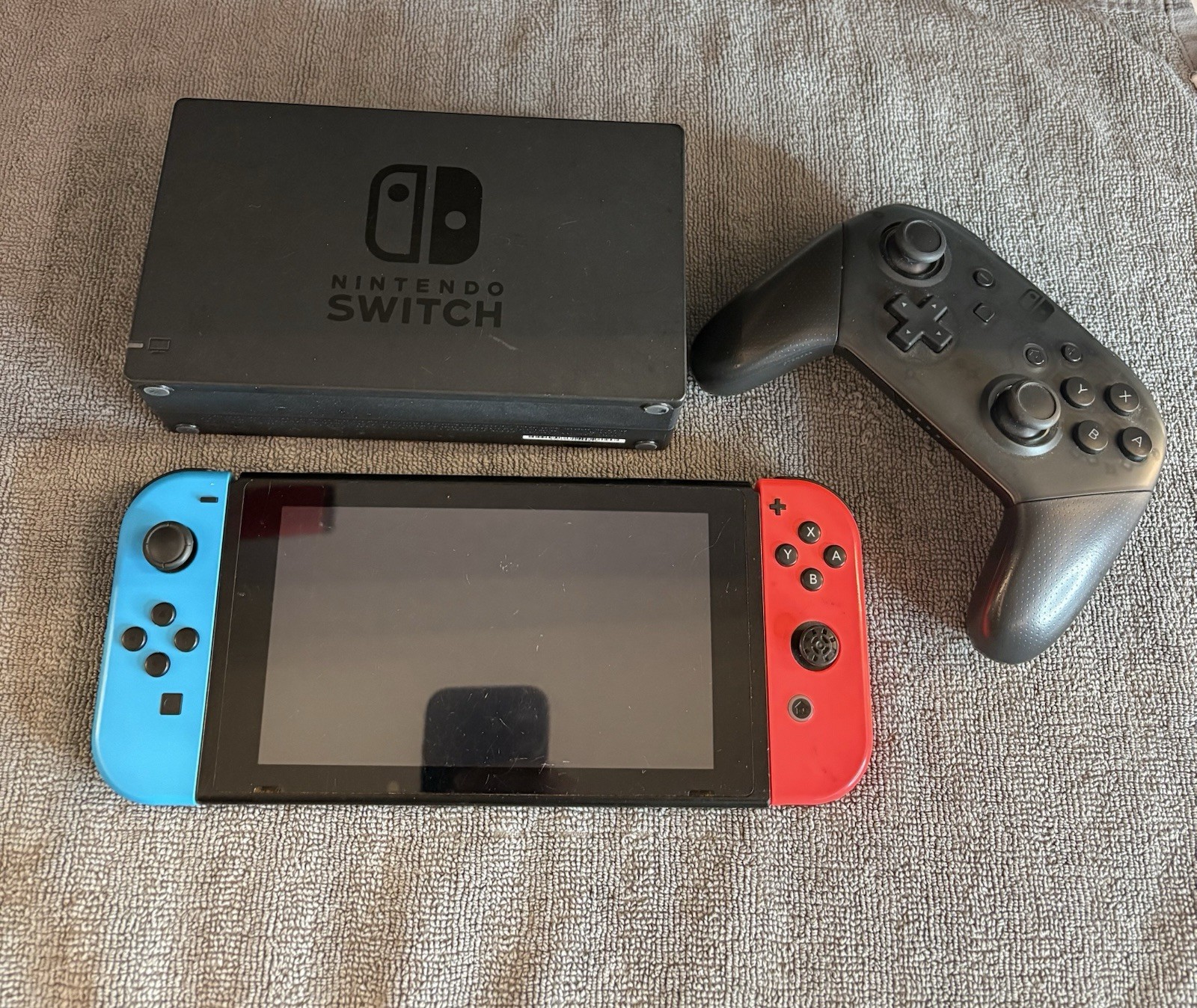 Nintendo Switch – (HAC-001(-01)) – READ
