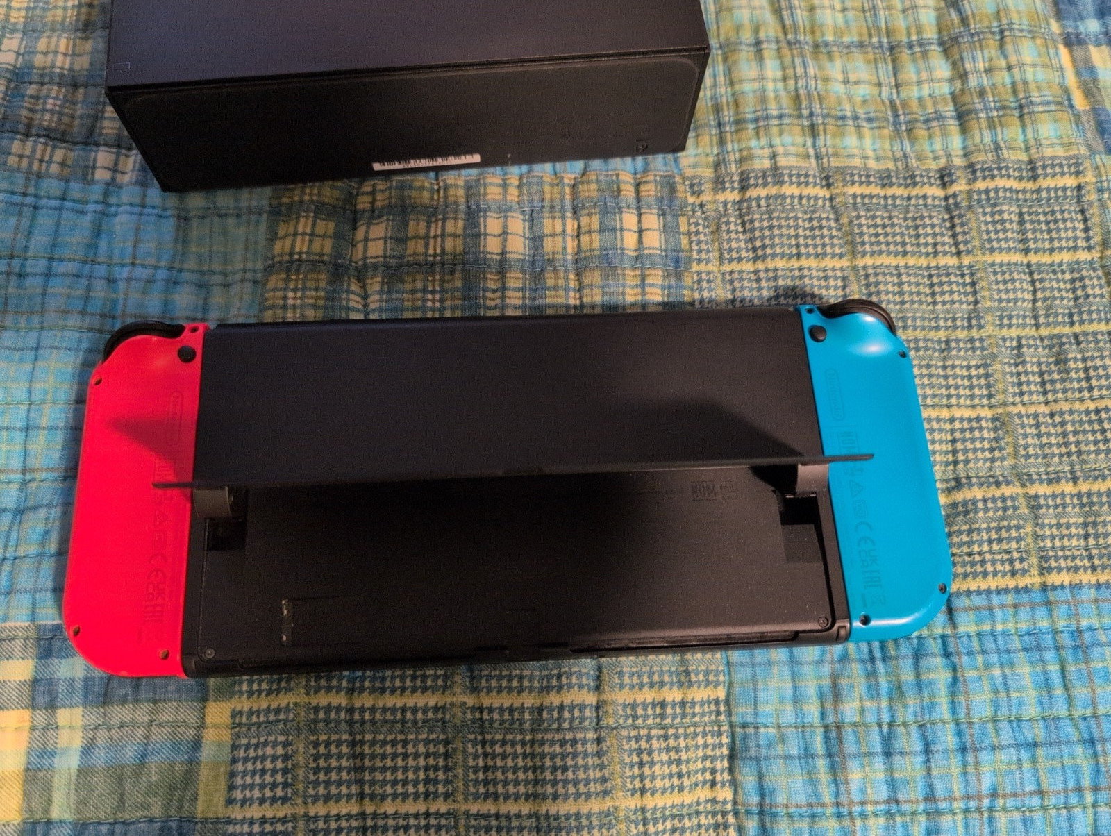 Nintendo Switch – OLED Model w/ Neon Red & Neon Blue Joy-Con 200GB SanDisk Ultra