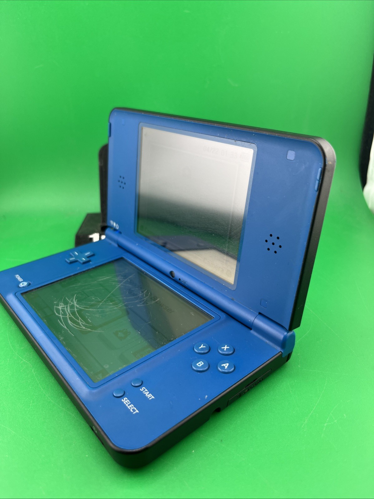 Nintendo DSi XL Blue Handheld Gaming Console with No Pen (T06)