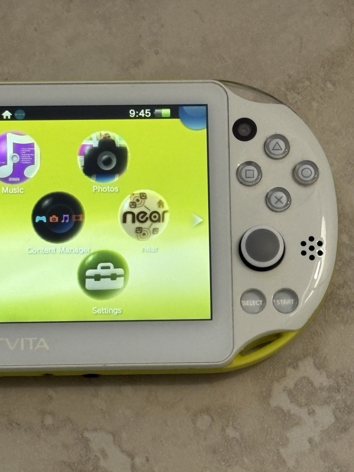 PS Vita 2000 Lime Green / White Complete In Box 8GB – Tested USA Seller