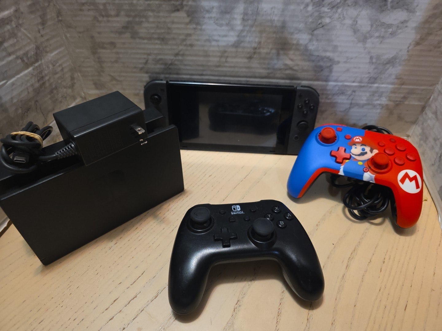 NINTENDO SWITCH HANDHELD – HAC-001, One Wireless Controller, One Wired Controlle