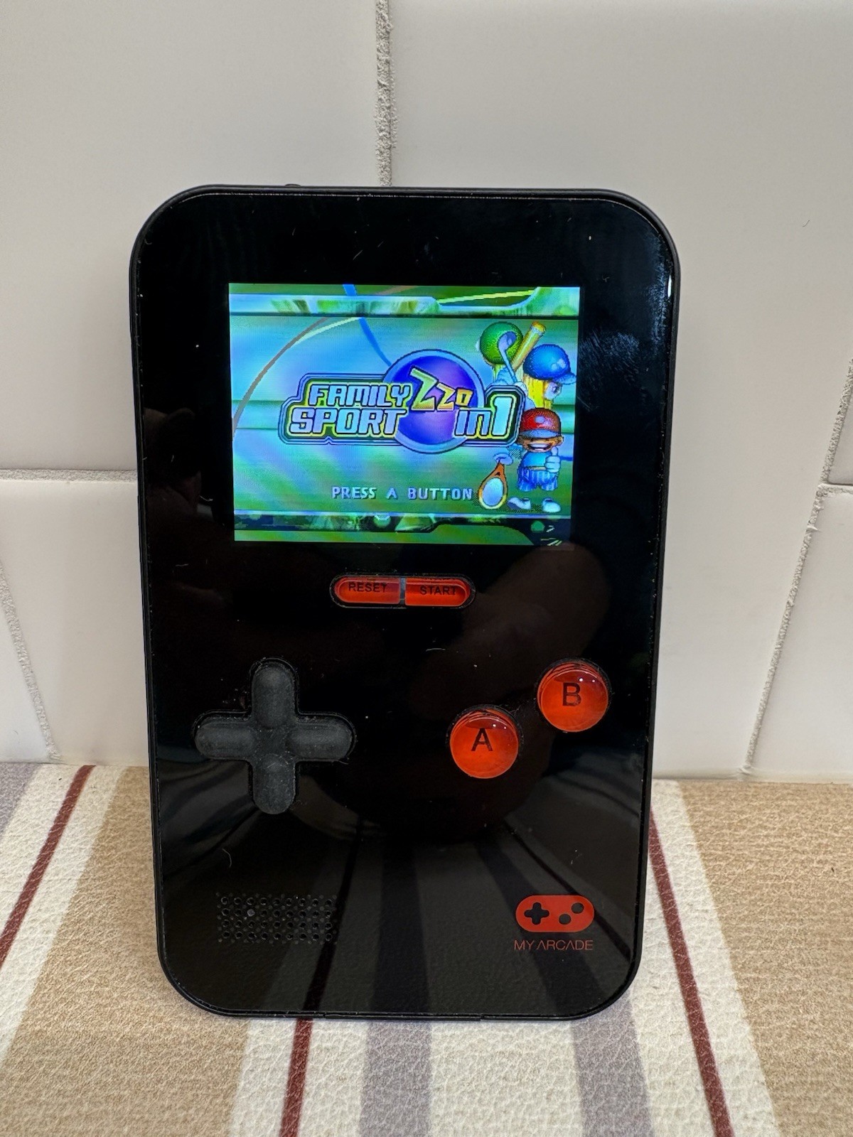 My Arcade Go Gamer Portable Handheld 220 Retro Games 16-Bit System Black TESTED