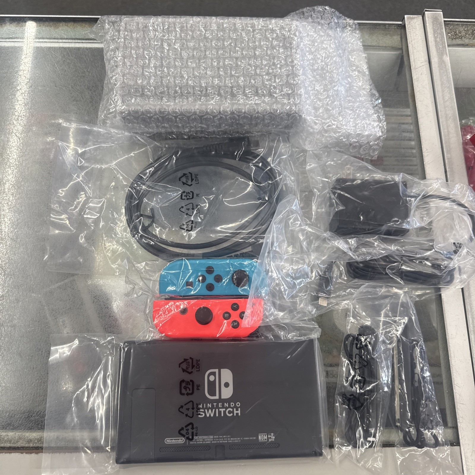 Nintendo Switch HAC-001(-01) 32GB Console with Gray Joy‑Con Open New