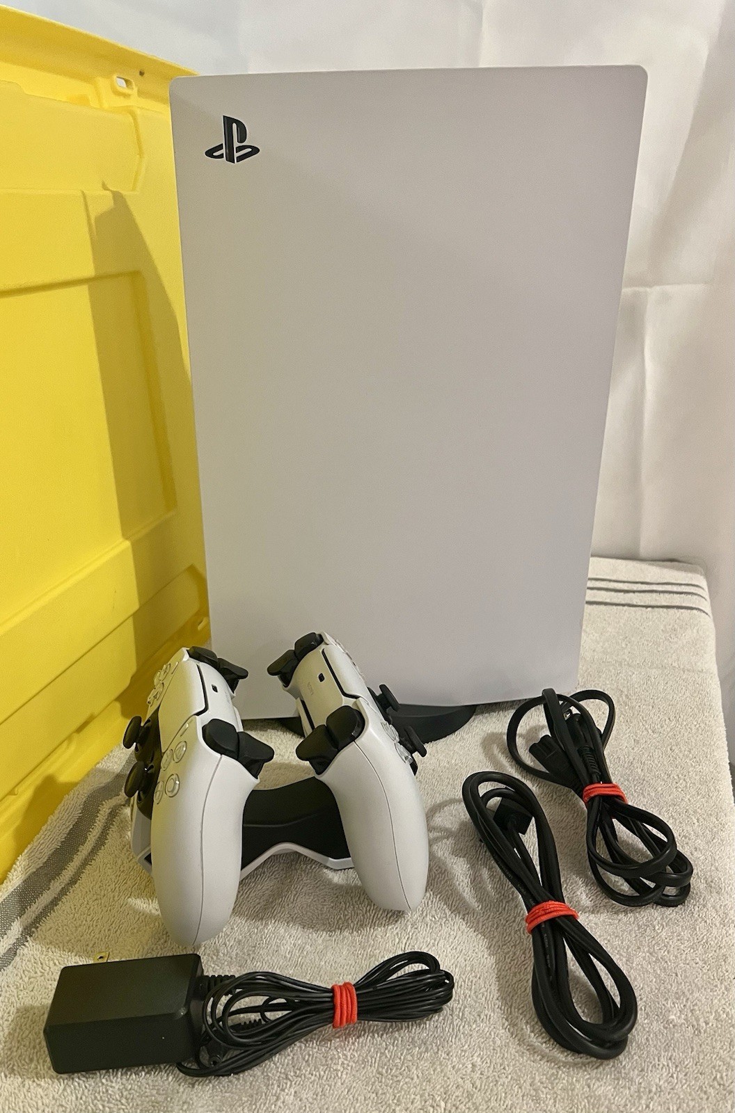 Sony Playstation 5 PS5 Console Original Release Disc Version 2 Control Charger +