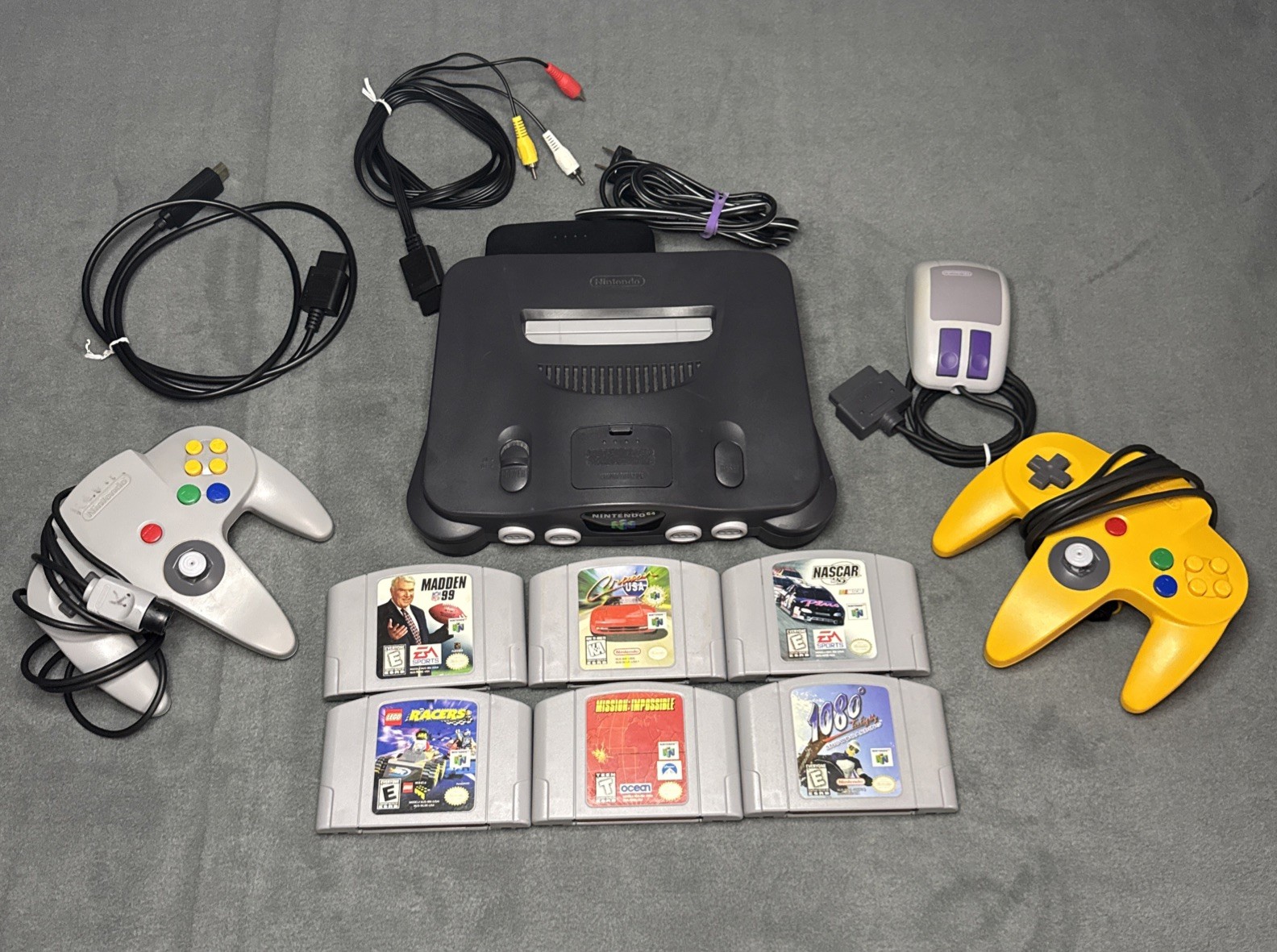 Nintendo N64 Console bundle NUS-001 6 Games 2 Controllers Cords Tested Working