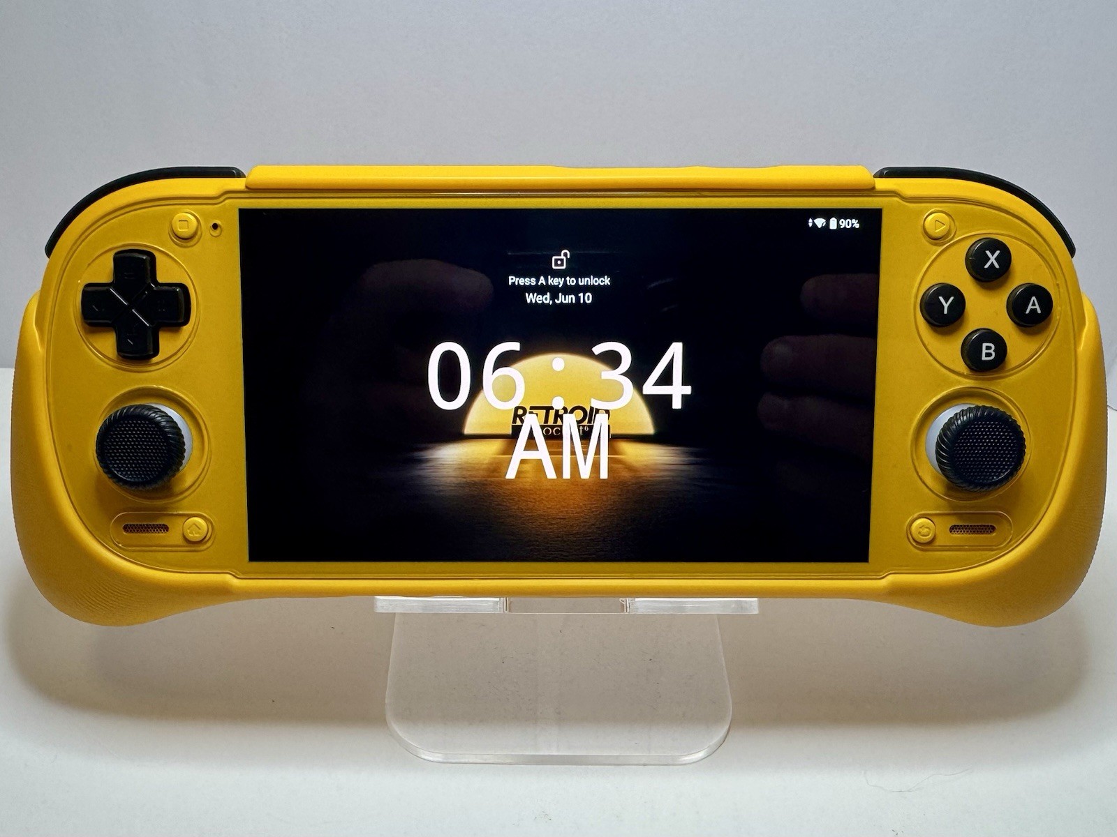 Retroid Pocket 6 Android Handheld Game Console, 8GB RAM/128GB Storage, D-Pad Top