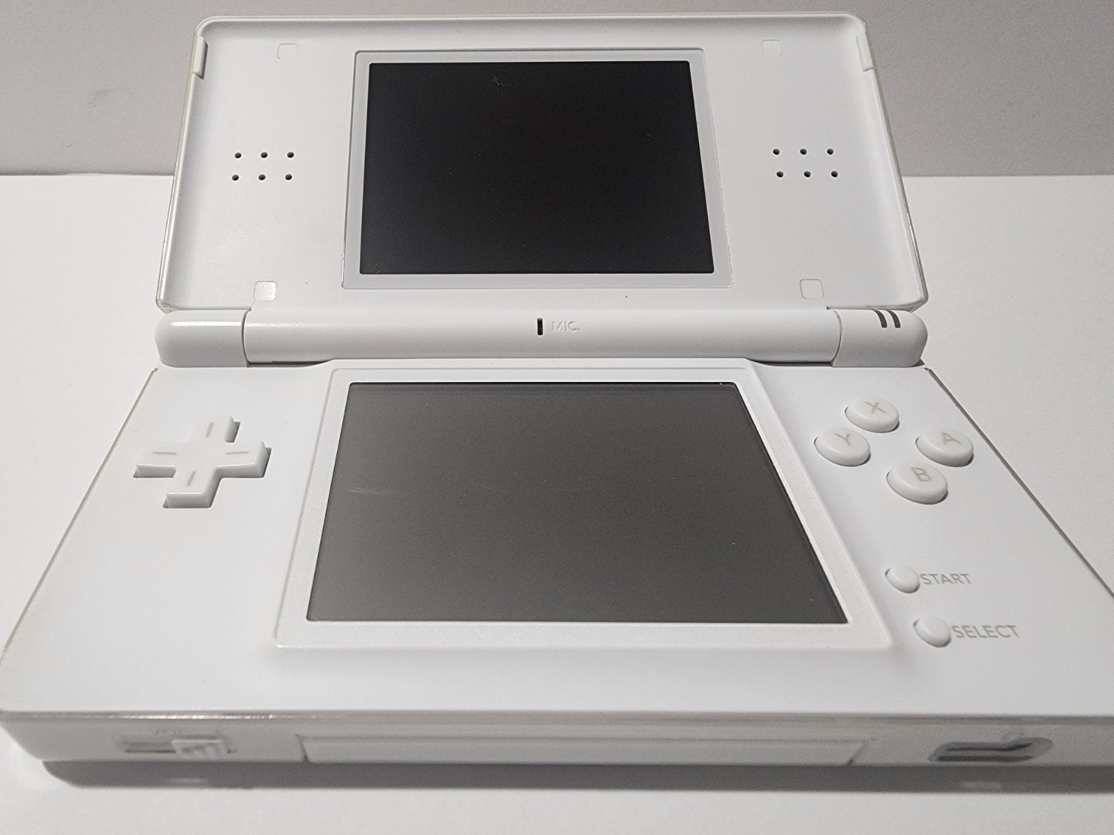 Nintendo DS Lite Handheld Console – Polar White with 3 Games