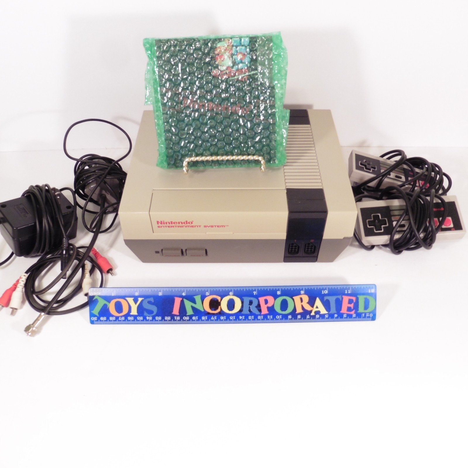 Nintendo Entertainment System Console w/ Mario Brothers Controllers Cords Tested