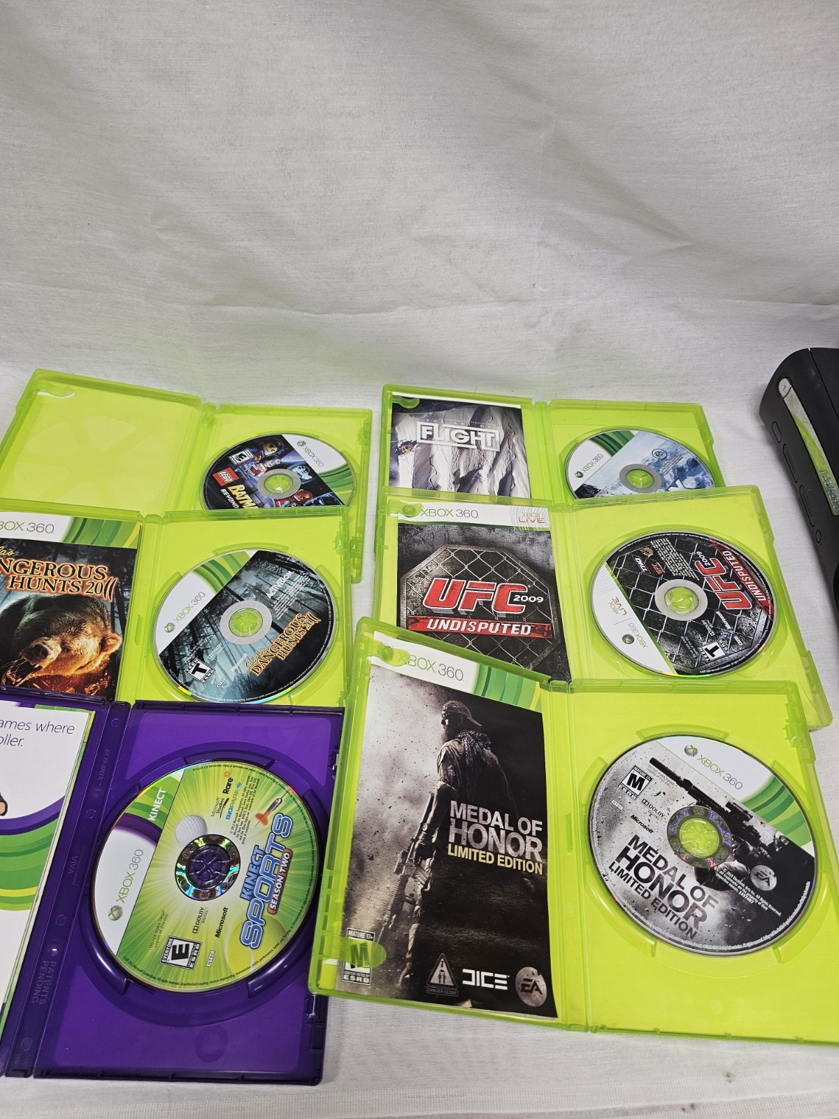 Microsoft Xbox 360 Elite Game Console Bundle 16 Games Webcam Chatpad