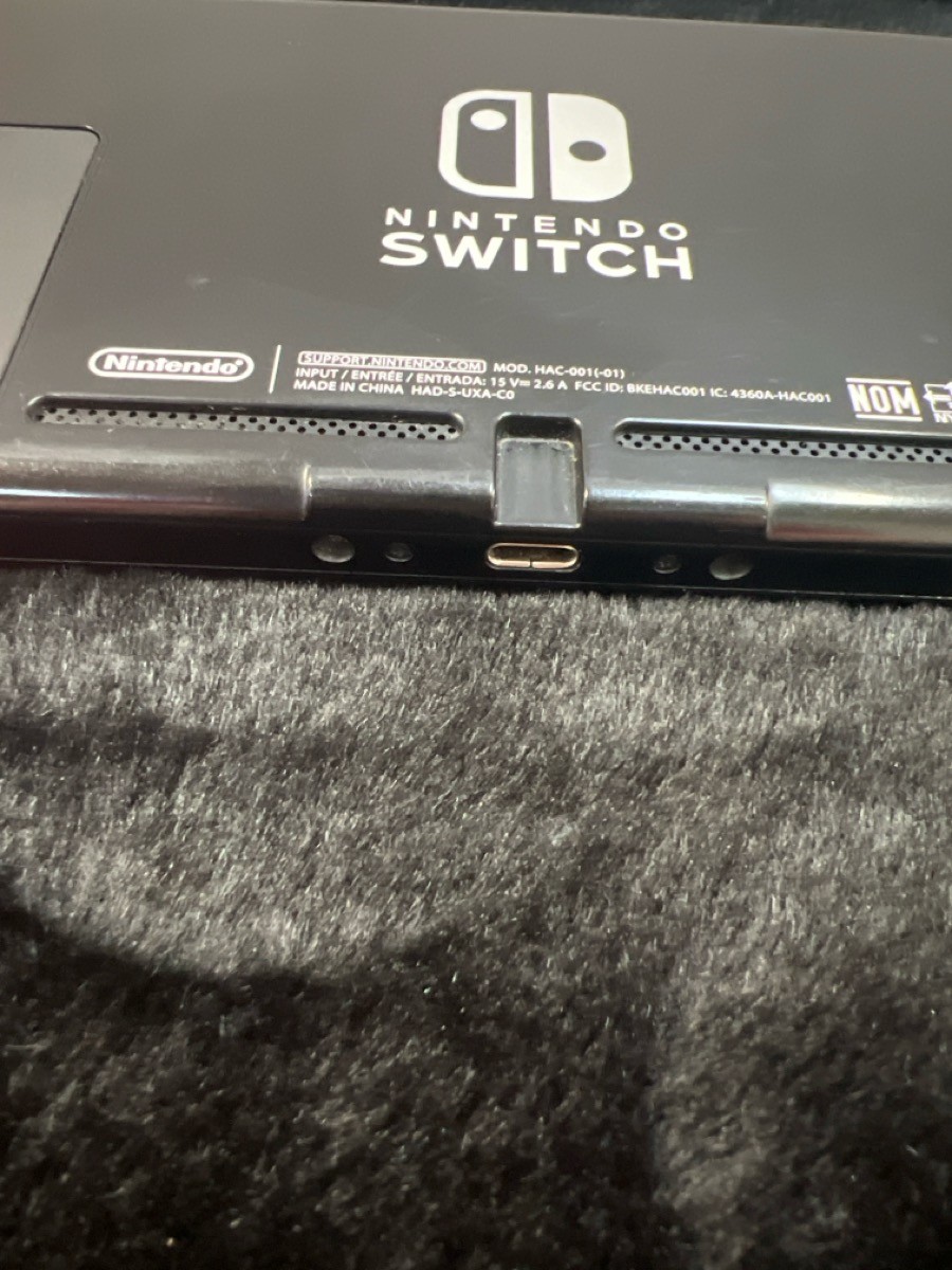 NINTENDO SWITCH HANDHELD – HAC-001 (SP8025649)
