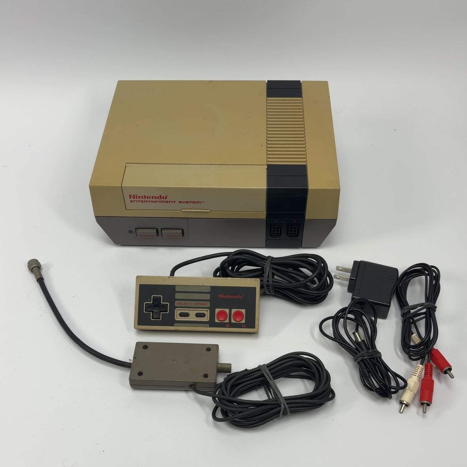 Nintendo Entertainment System NES Console Gaming System NES-001 Gray READ