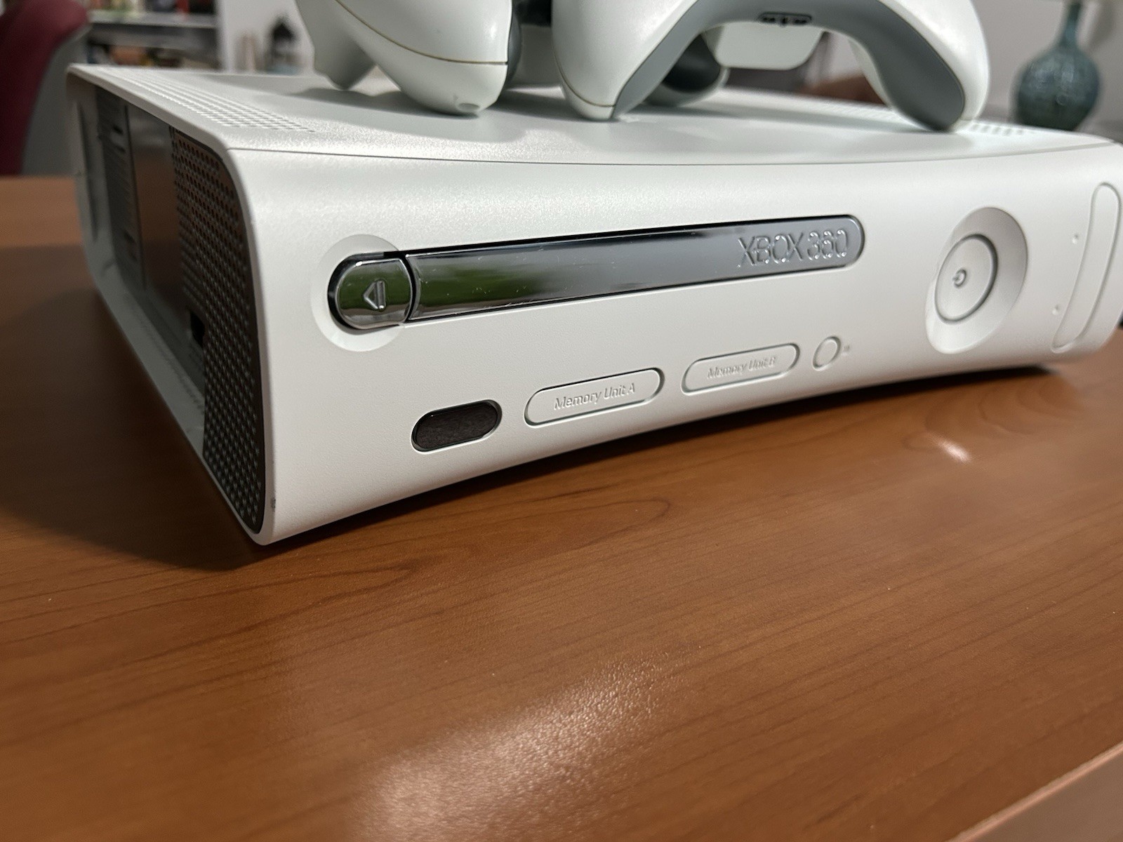 Xbox 360 White Core Console Bundle – 2 Controllers, Headset, Component AV, Cords