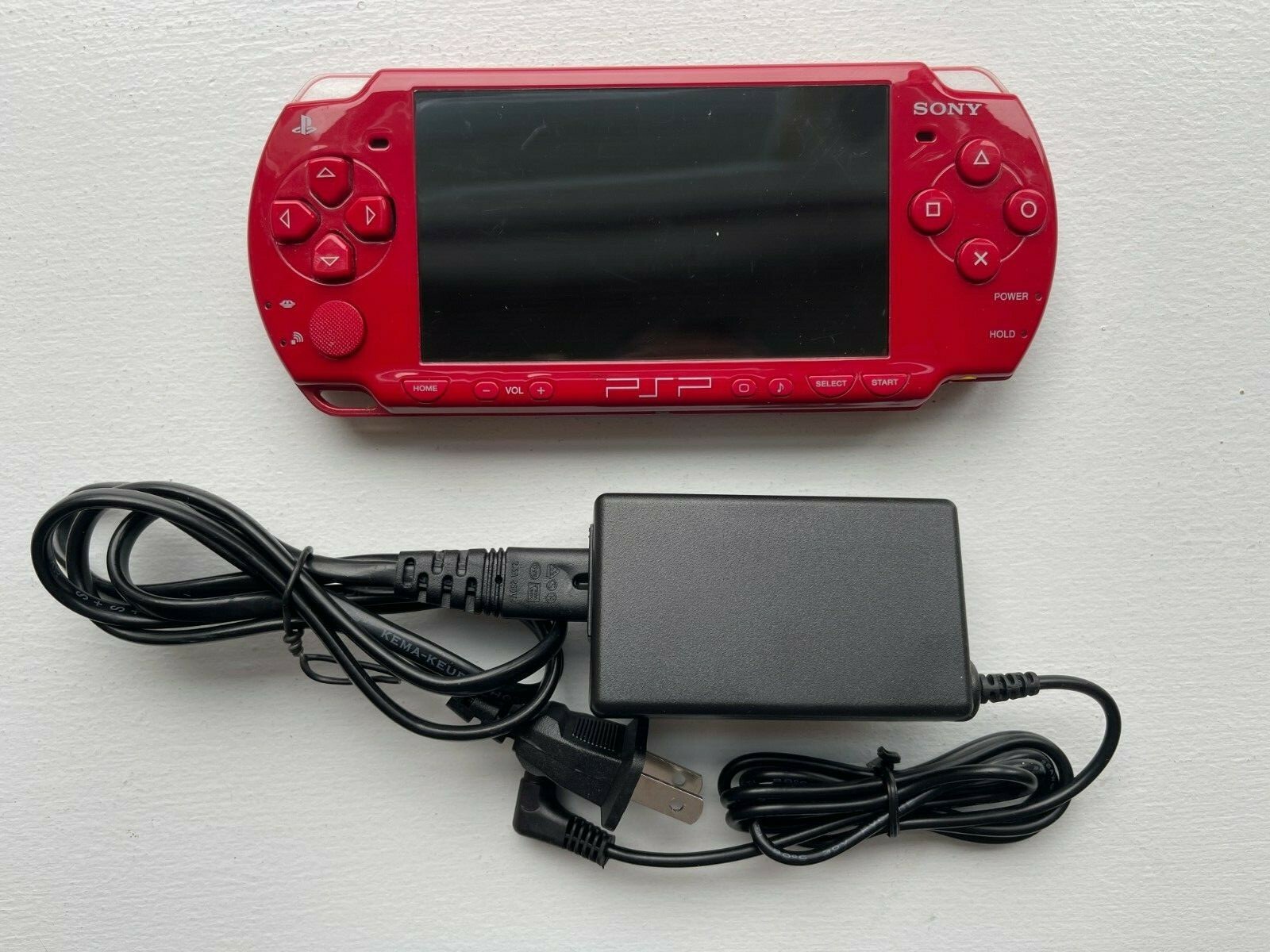 PSP 2000 Deep Red – Good condition – OEM Japan Import US Seller