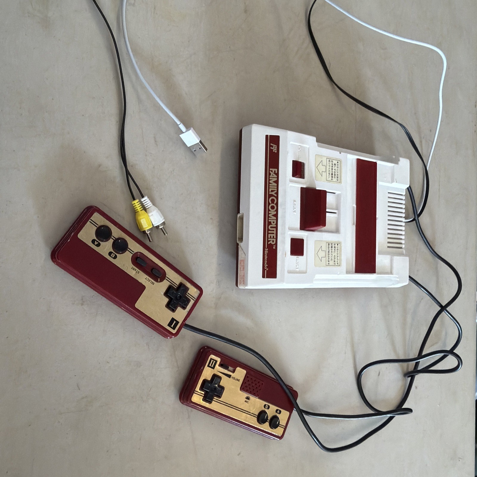 Nintendo Famicom Console HVC-002 Untested