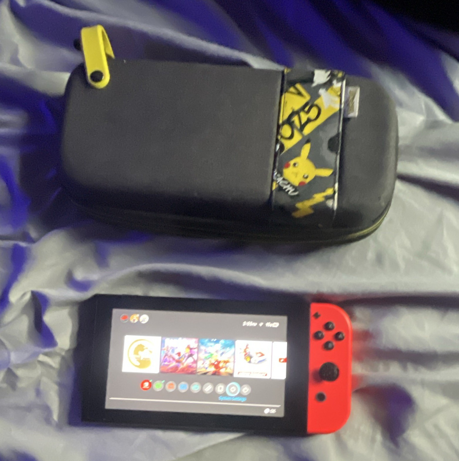 Nintendo Switch HAC-001 32GB Touchscreen USB-C 720p Black/Red + Case