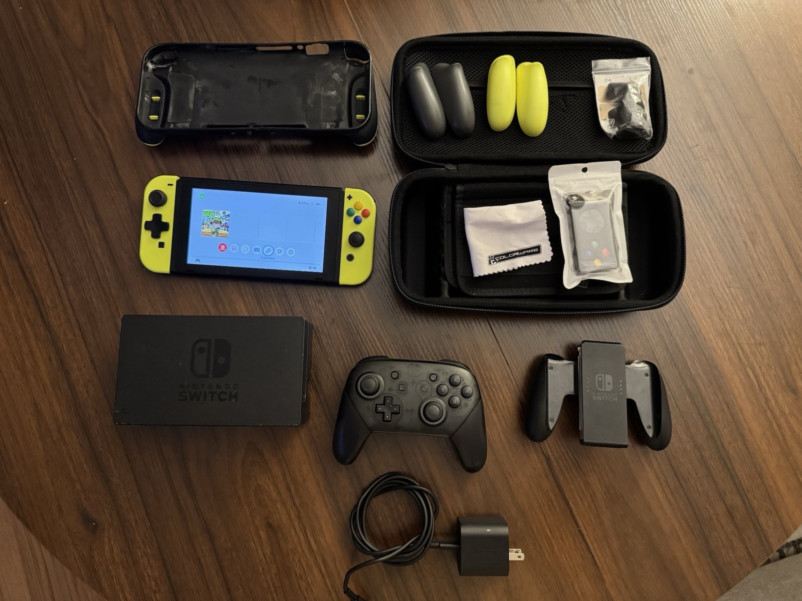 Nintendo Switch Bundle – Skull Co Case & Replacement Grips – Pro Controller