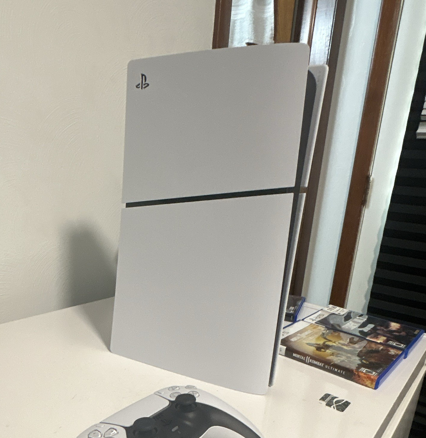 Sony PlayStation 5 PS5 2 months of use White/Black w/ DualSense Controller, 1tb