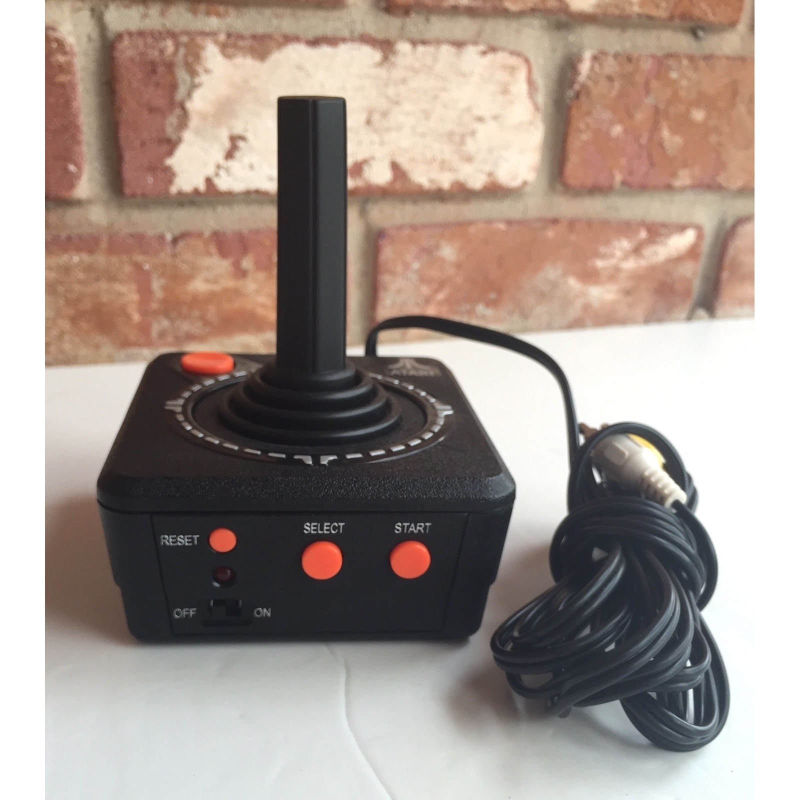 Atari TV Games Plug and Play Joystick 10 Games 2002 Jakks Pacific RCA Retro