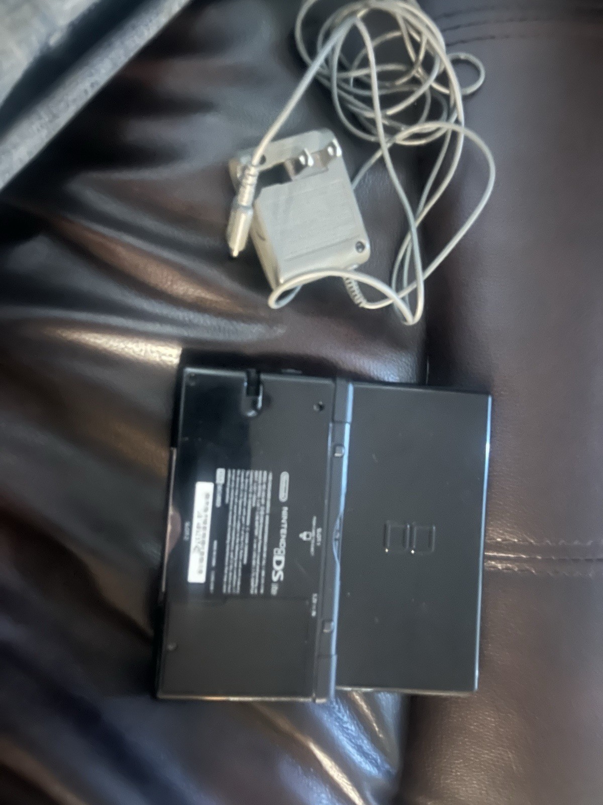 Nintendo DS Lite Handheld System Black USG-001 Working With Charger BROKEN HINGE