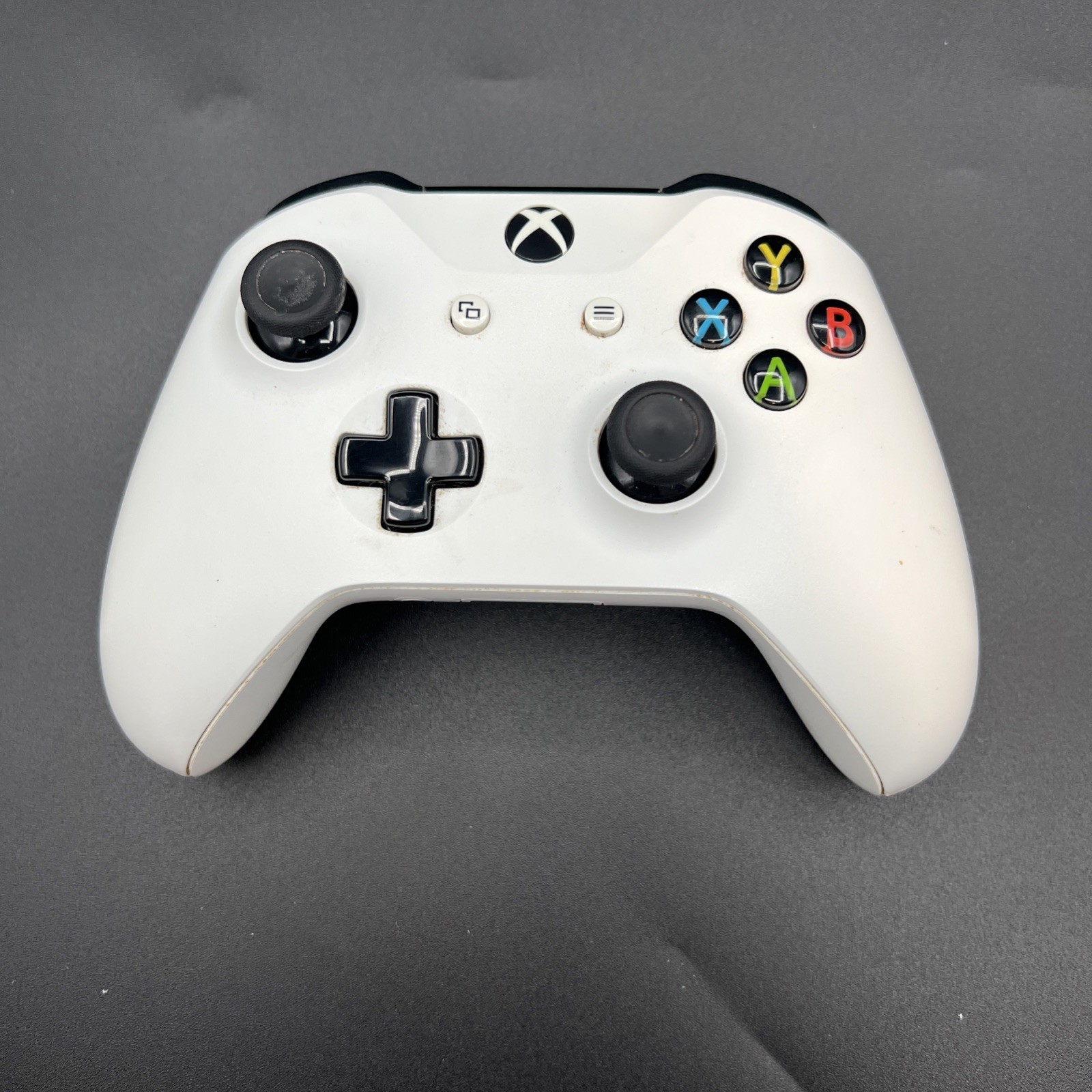 Microsoft Xbox One S 1TB Console Model 1618 CIB Complete Read