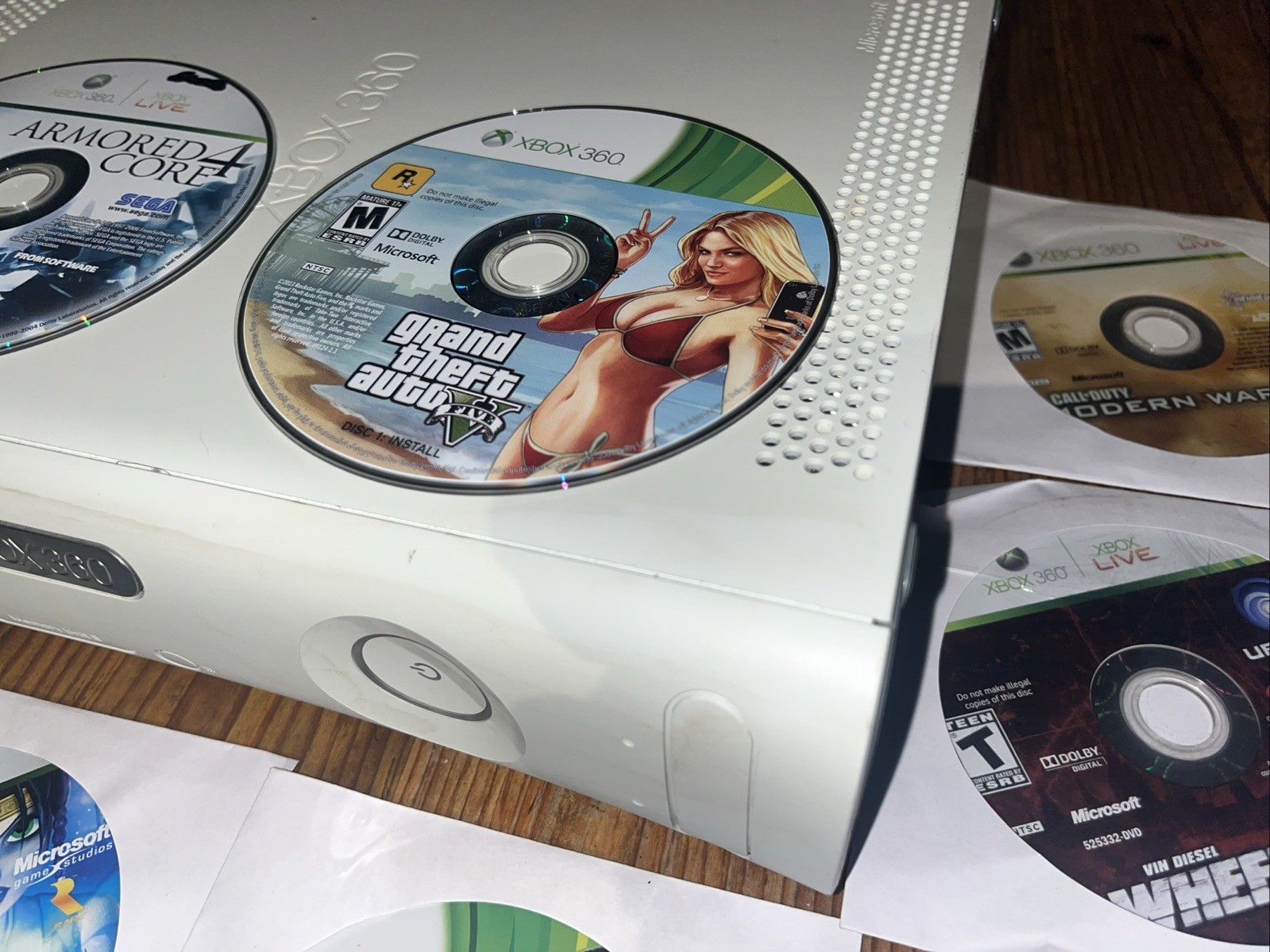 Xbox 360 60gb White Console bundle w/ games & Cords