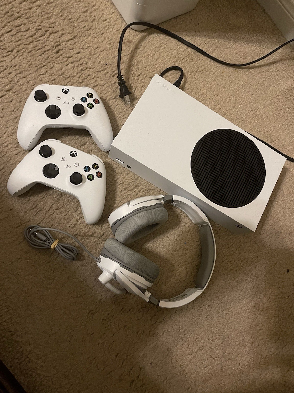 Microsoft Xbox Series S 512GB Video Game Console + Extra Xbox Wireless + Headset