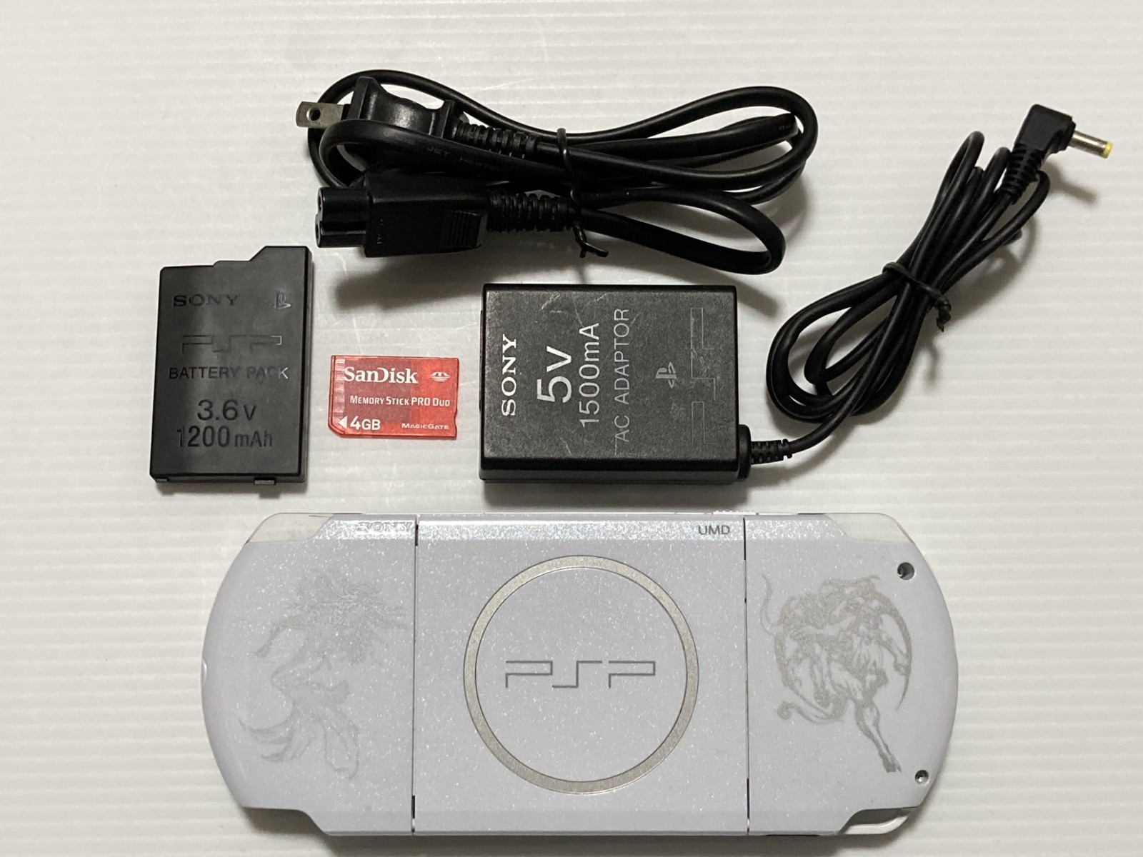 SONY PSP 3000 Dissidia Final Fantasy FF20th Anniversary w/Charger Battery 4GB