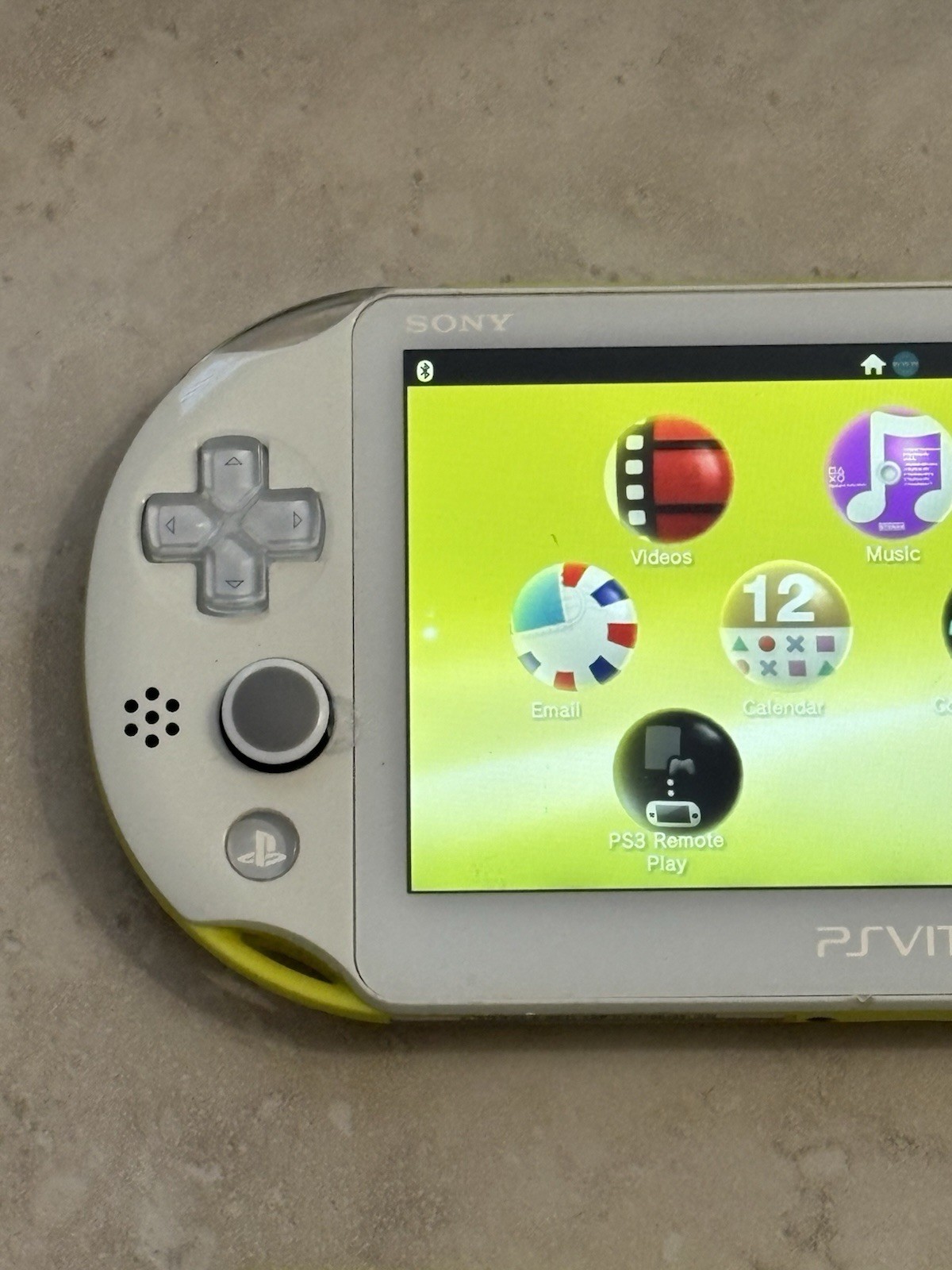PS Vita 2000 Lime Green / White Complete In Box 8GB – Tested USA Seller