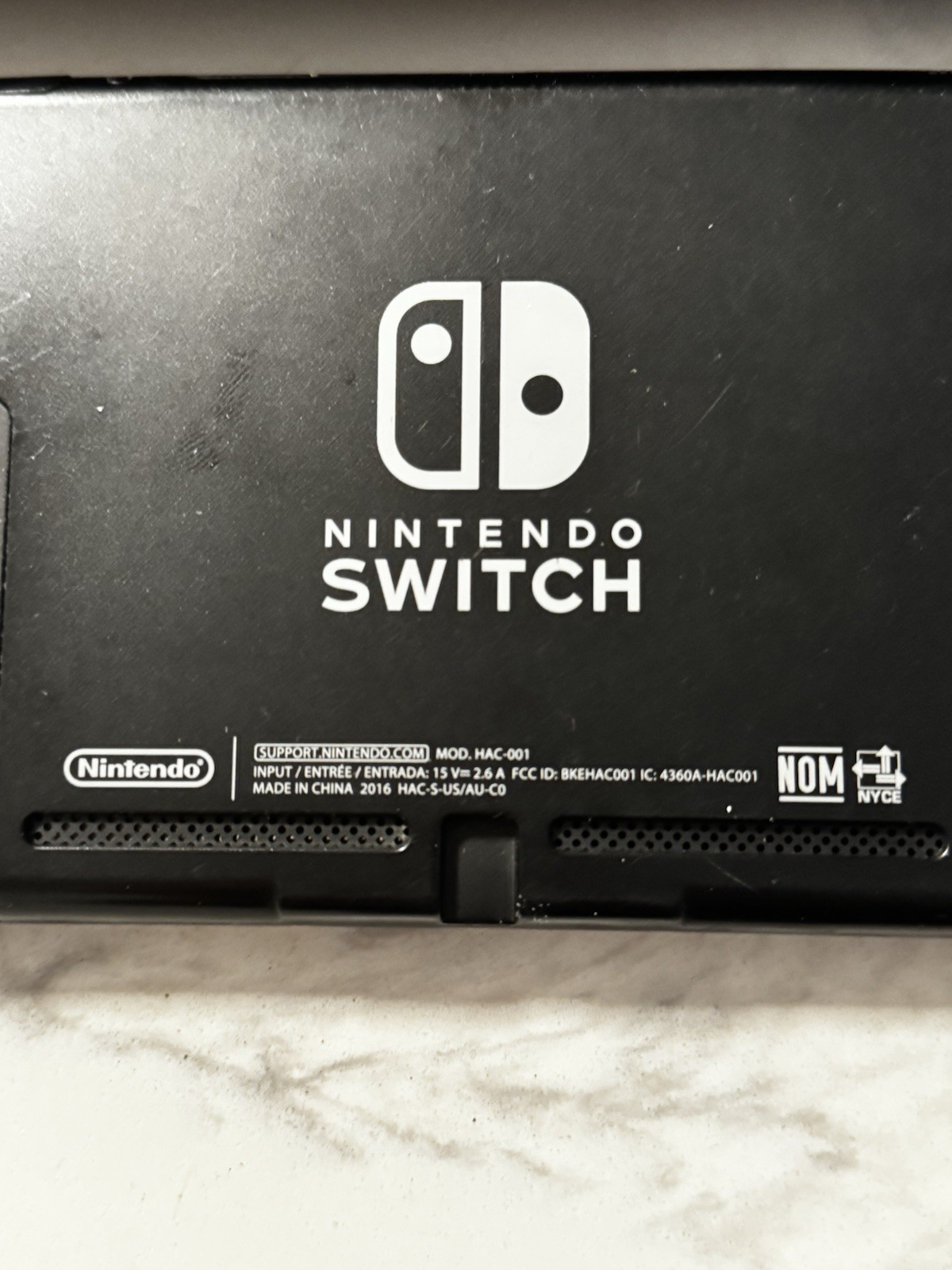 Nintendo Switch System 16 GB Console HAC-001 With Case