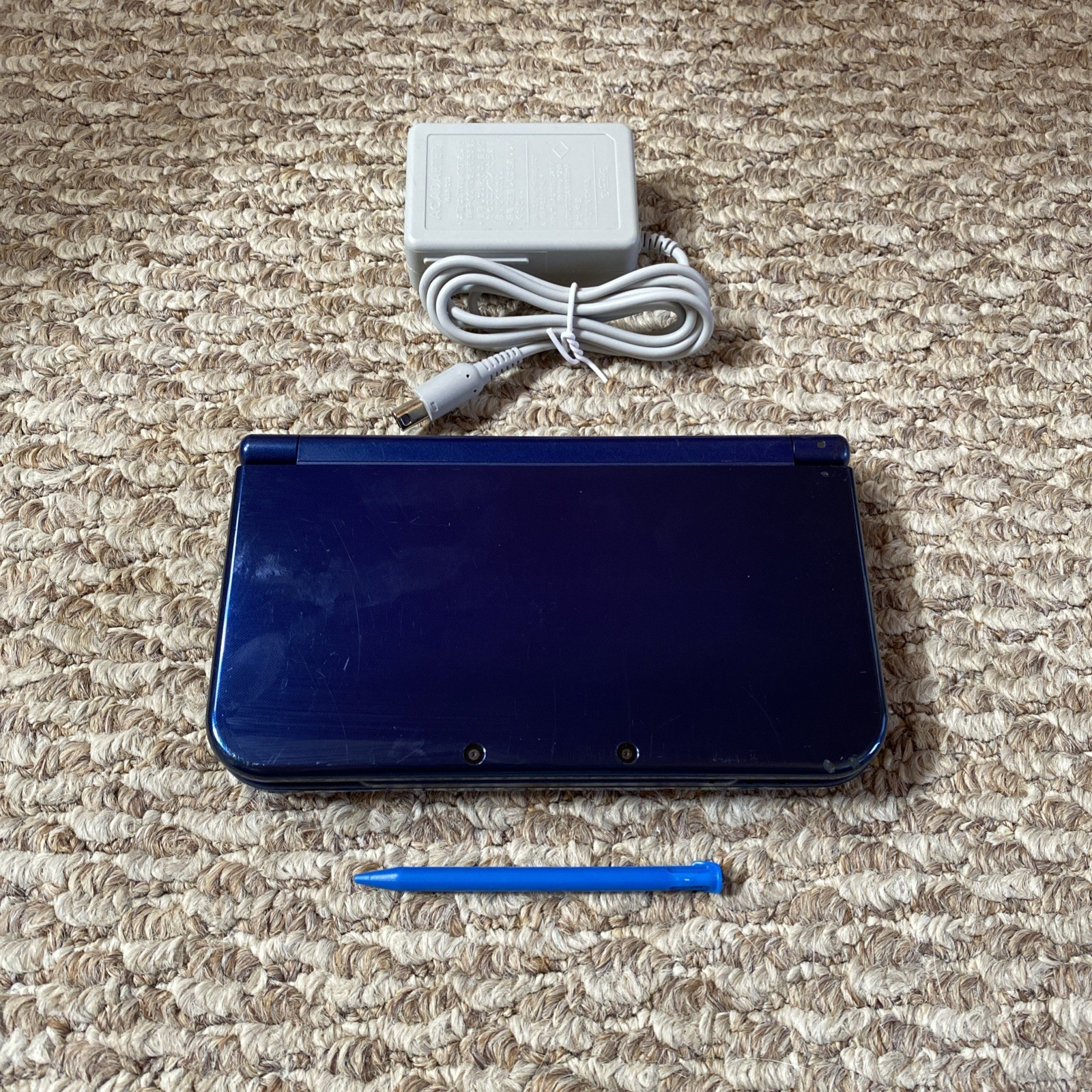 NINTENDO NEW 3DS XL Metallic Blue Console With Charger Stylus Nice Screens
