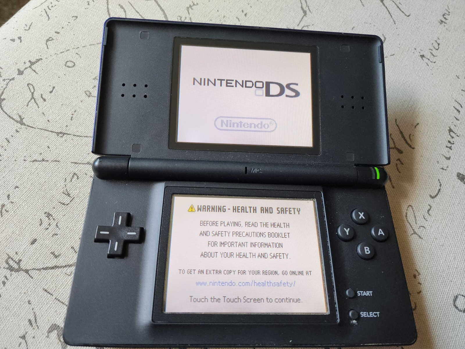 Nintendo DS Lite Colbalt Blue with box, manual and charger
