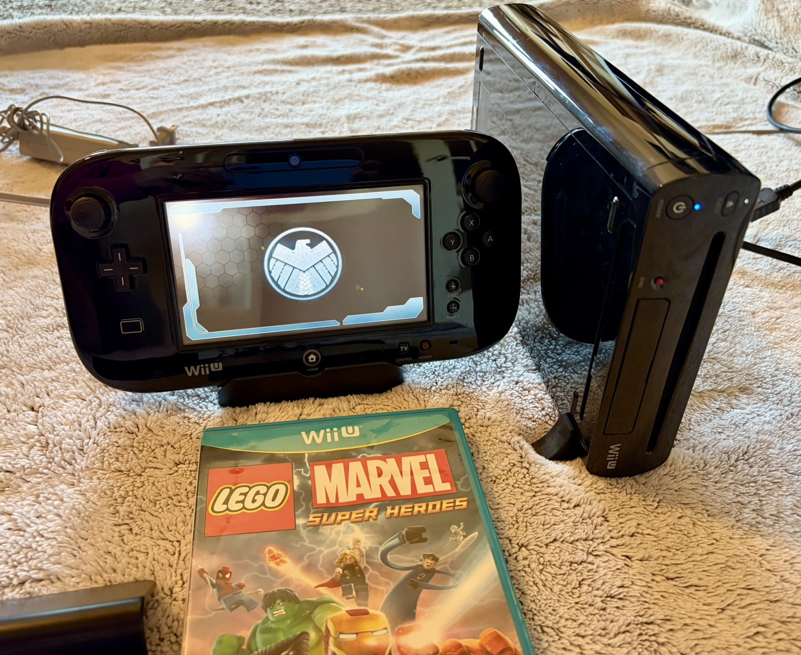 Nintendo Wii U Console 32GB, Marvel Super Heroes game included, works perfectly