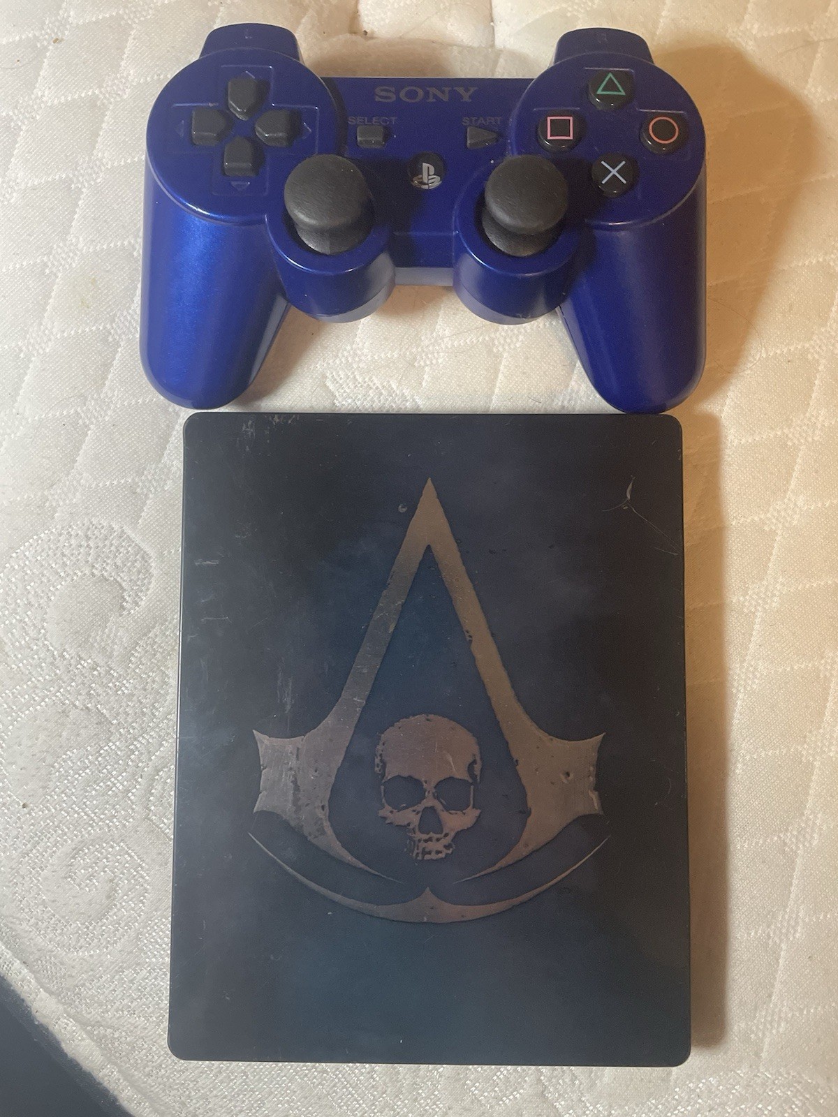 Sony PlayStation 3 – Limited Editon Assassin Creed Black Flag + Blue Controller